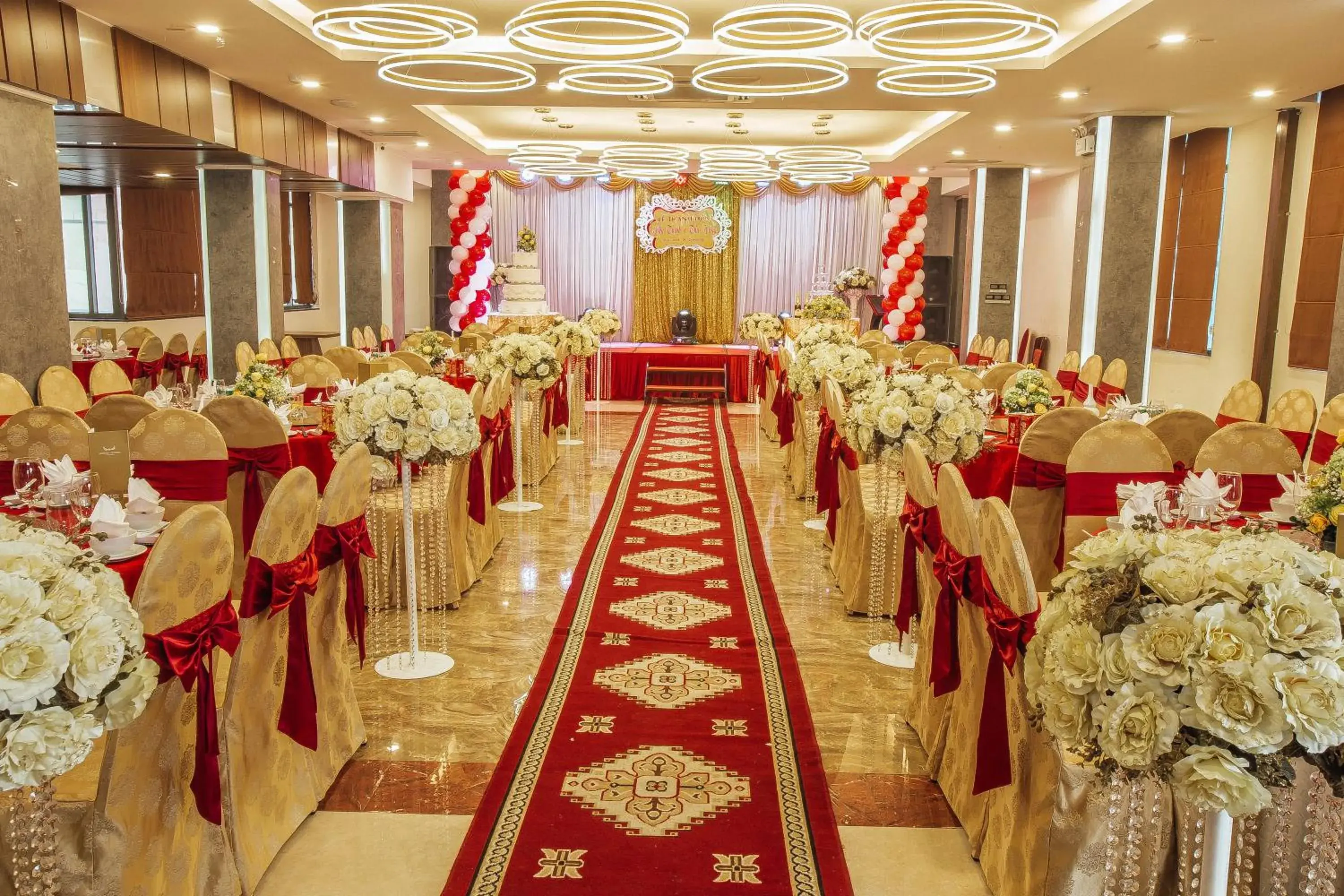 Restaurant/places to eat in Muong Thanh Vinh Hotel Restaurant/places to eat in Muong Thanh Vinh Hotel