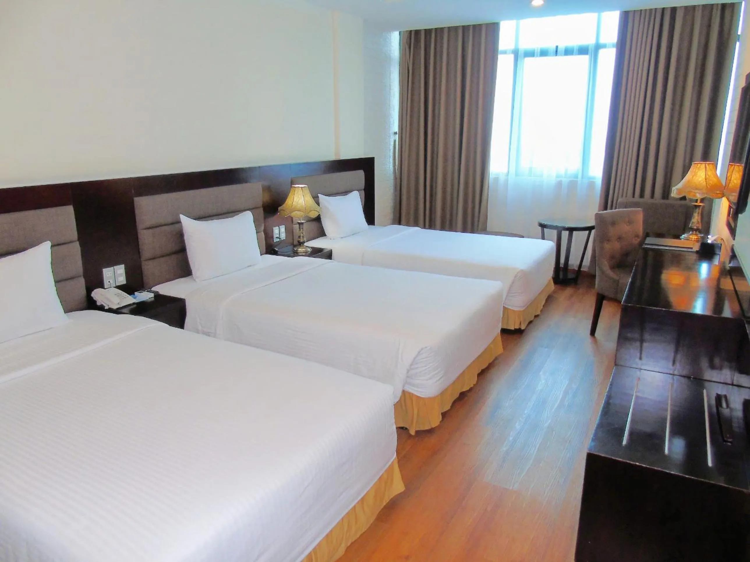 Bedroom, Bed in Muong Thanh Vinh Hotel