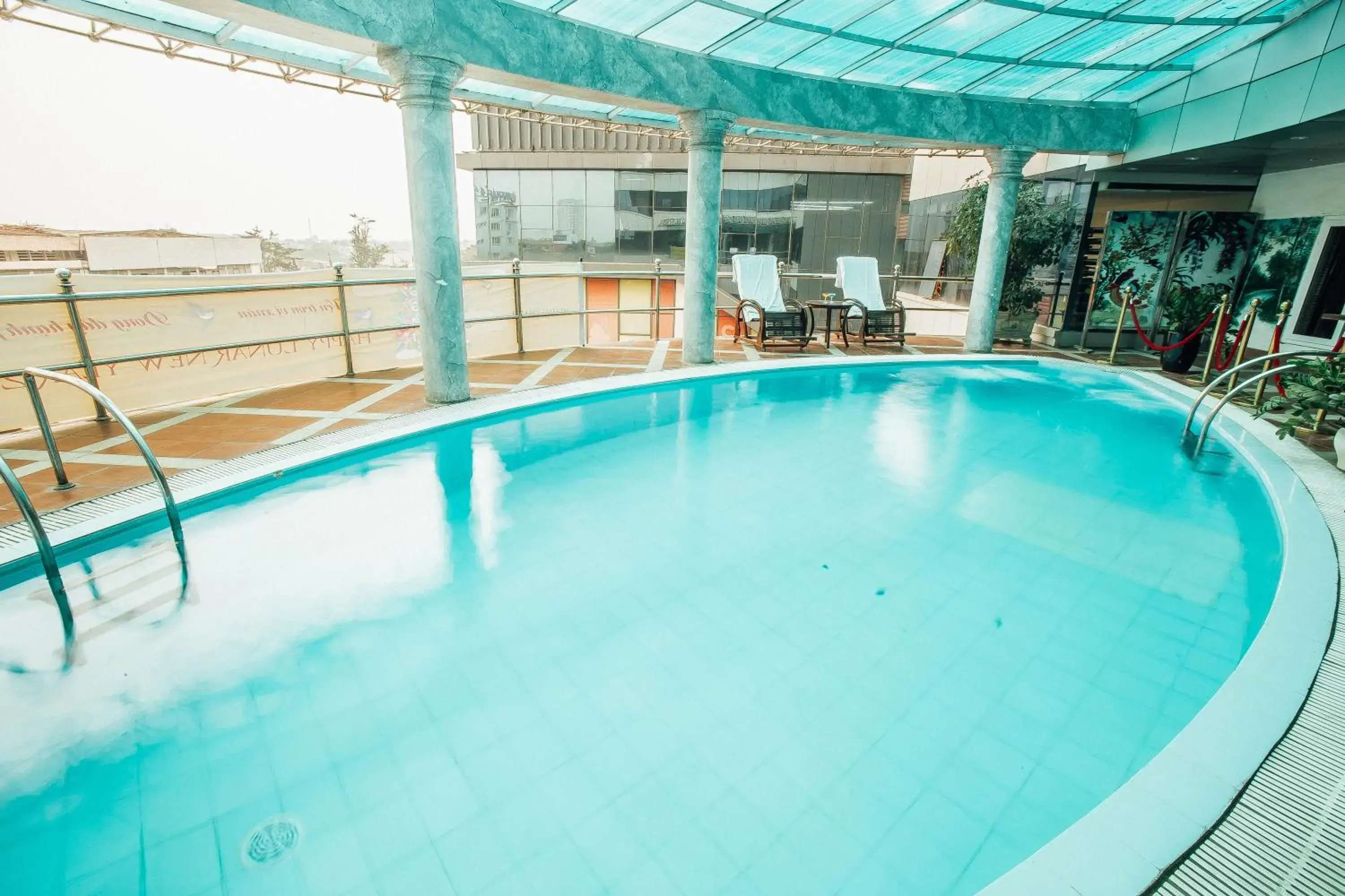 Swimming pool in Muong Thanh Vinh Hotel Swimming pool in Muong Thanh Vinh Hotel