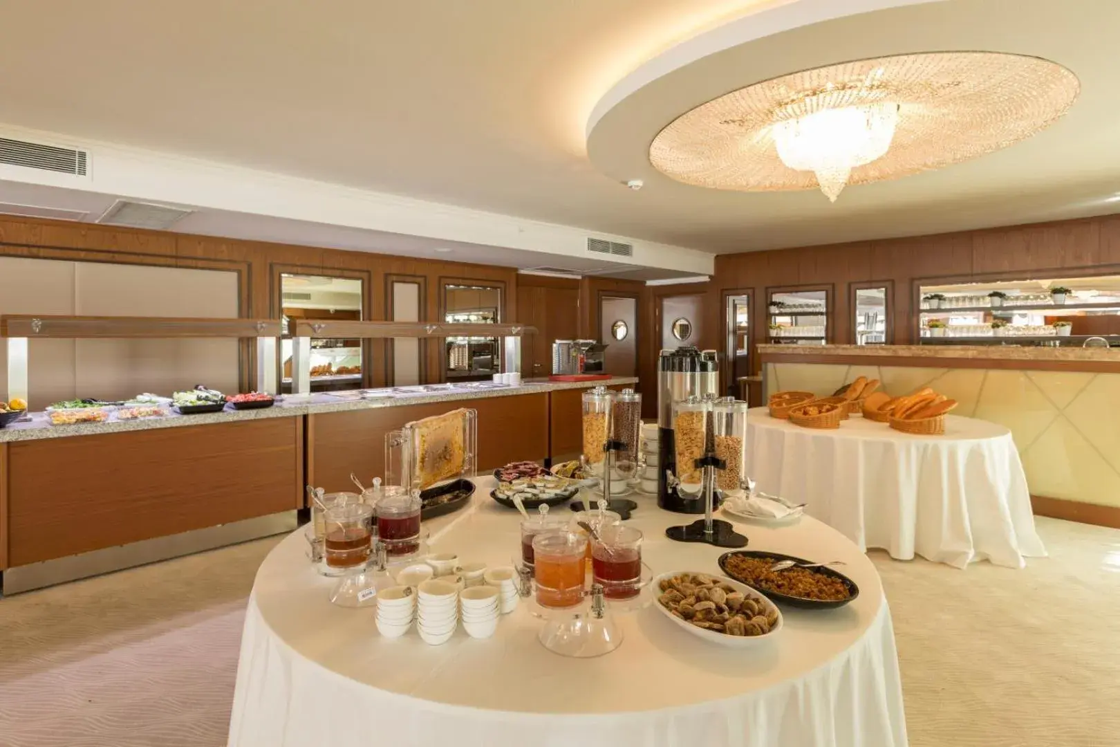 Buffet breakfast in Yilmazoglu Park Hotel Buffet breakfast in Yilmazoglu Park Hotel