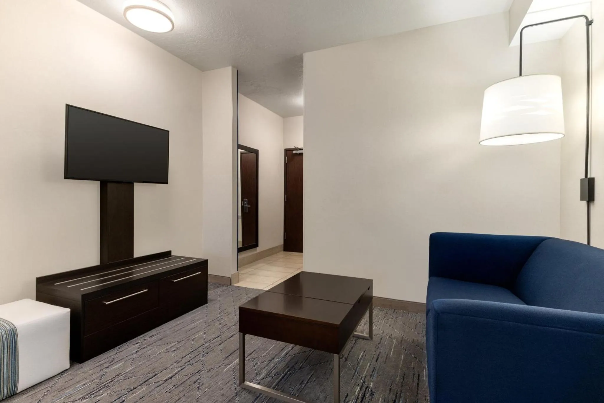 Photo of the whole room in Holiday Inn Express Hotel & Suites Eugene Downtown - University by IHG