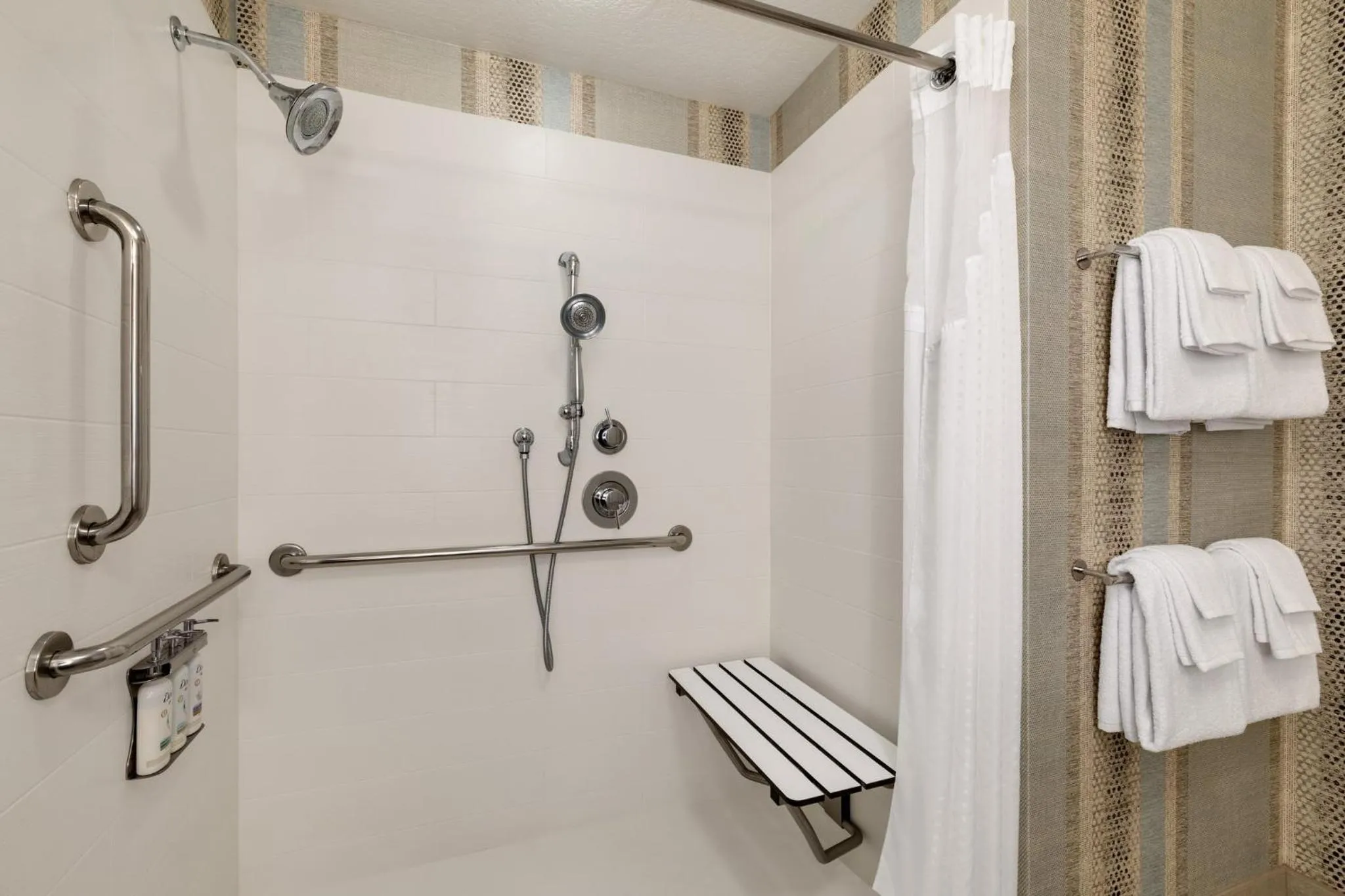 Photo of the whole room in Holiday Inn Express Hotel & Suites Eugene Downtown - University by IHG