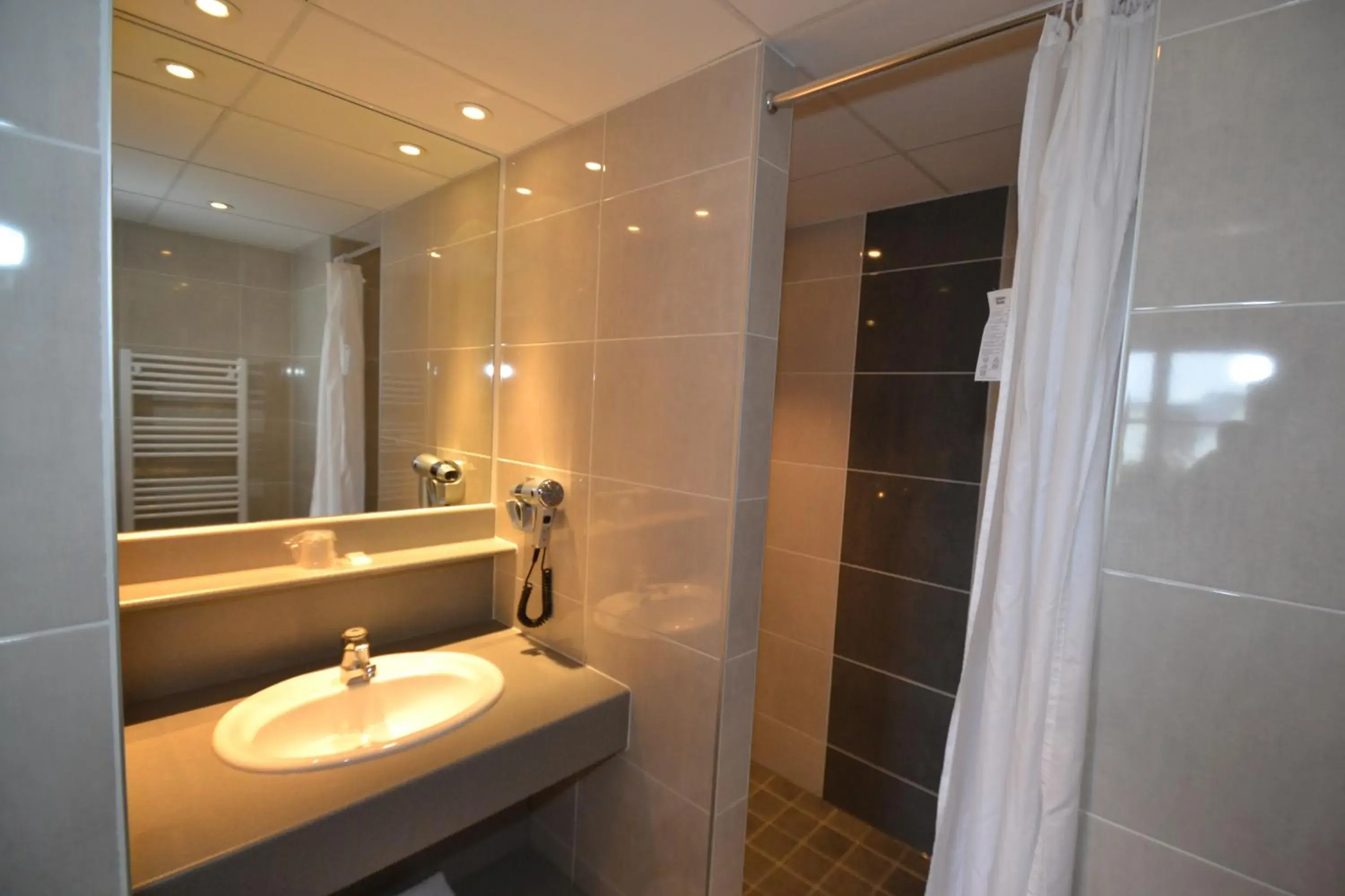 Twin Room in Hôtel Restaurant Les Alizés Twin Room in Hôtel Restaurant Les Alizés