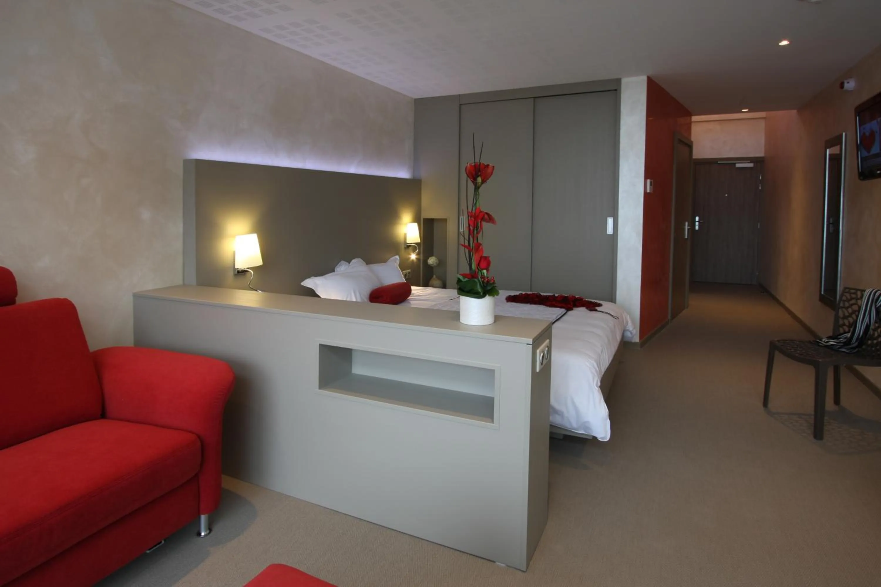 Photo of the whole room, Bed in Hôtel Restaurant Les Alizés