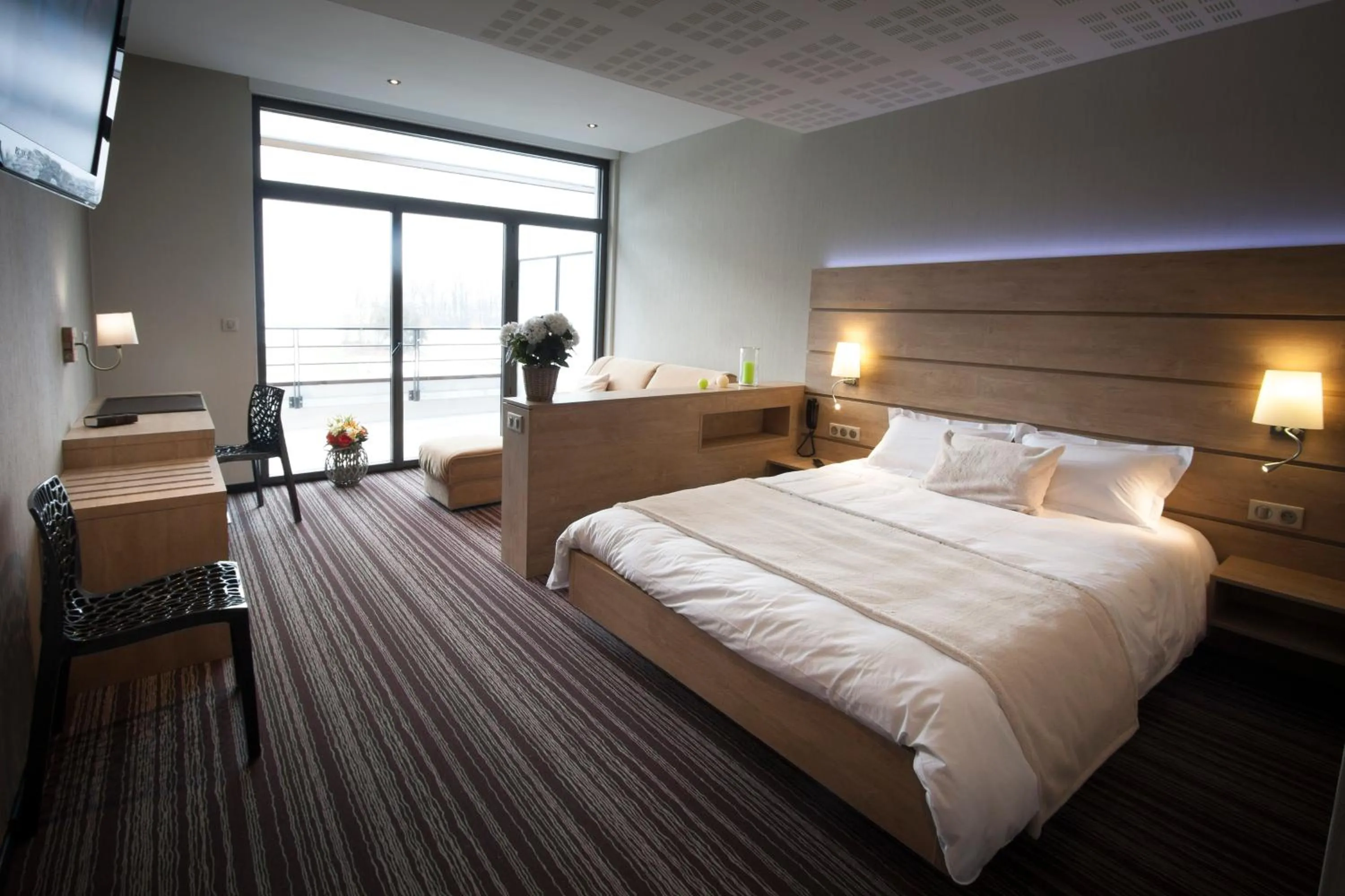 Photo of the whole room, Bed in Hôtel Restaurant Les Alizés