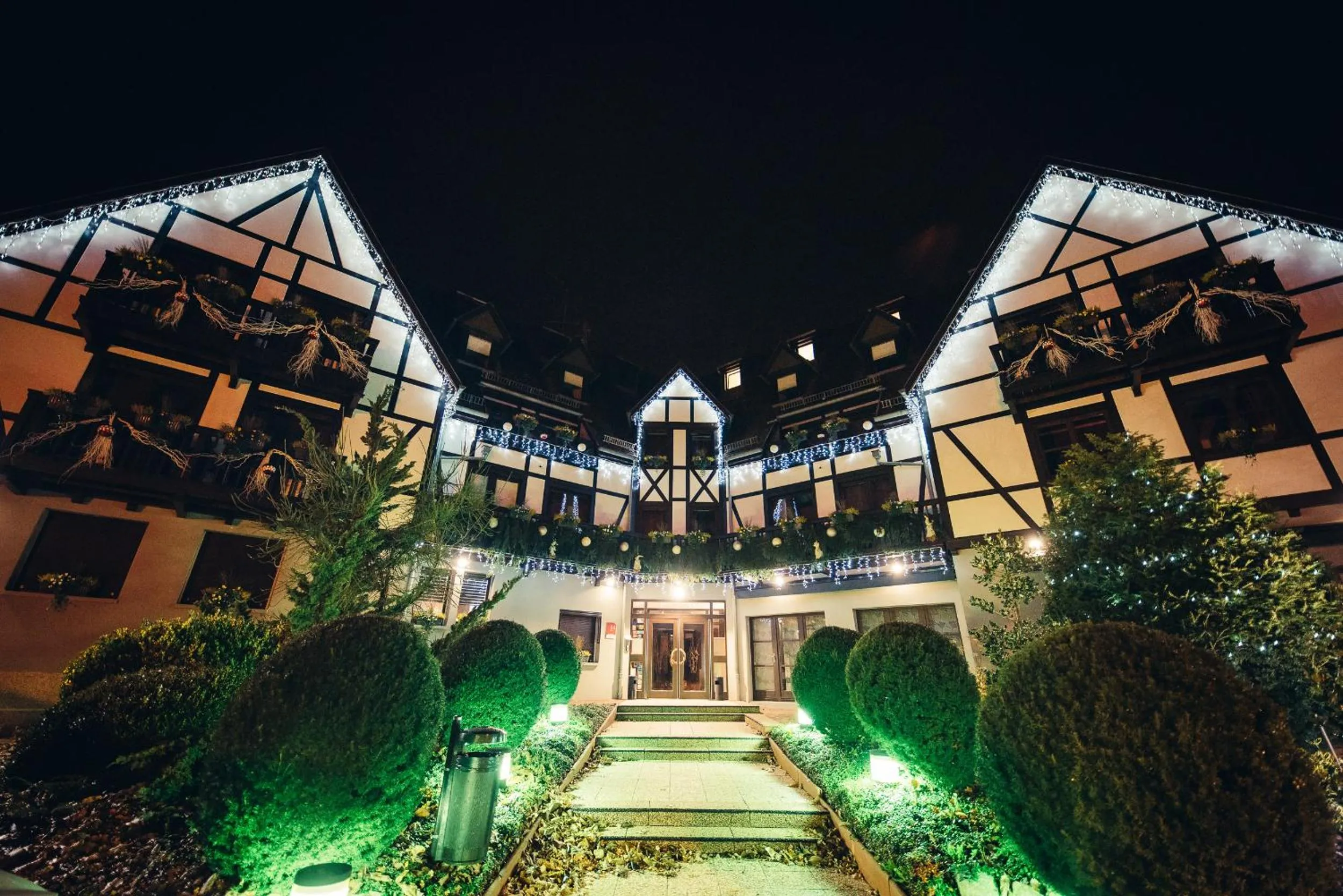 Facade/entrance in Hôtel Restaurant Les Alizés