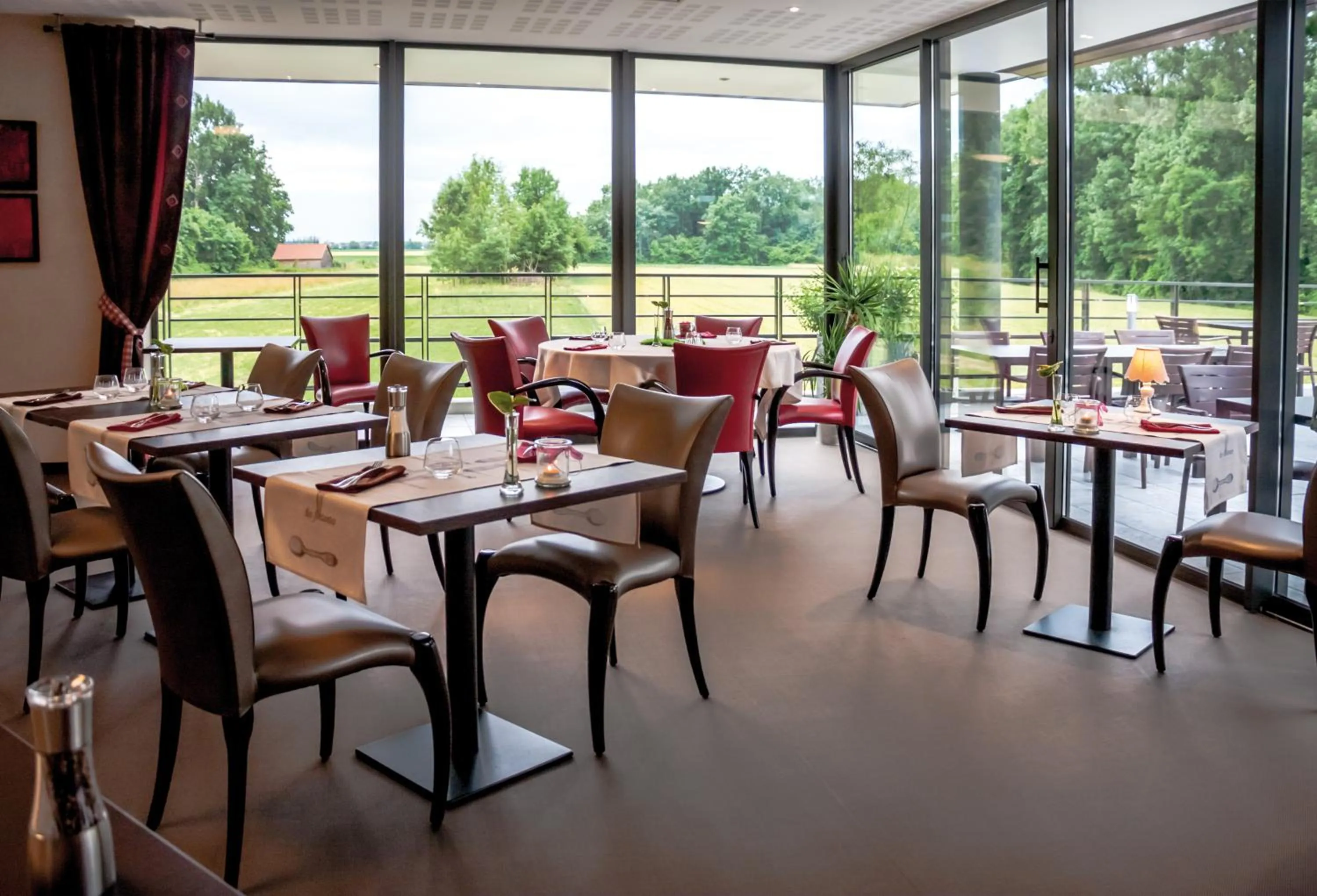 Restaurant/places to eat in Hôtel Restaurant Les Alizés