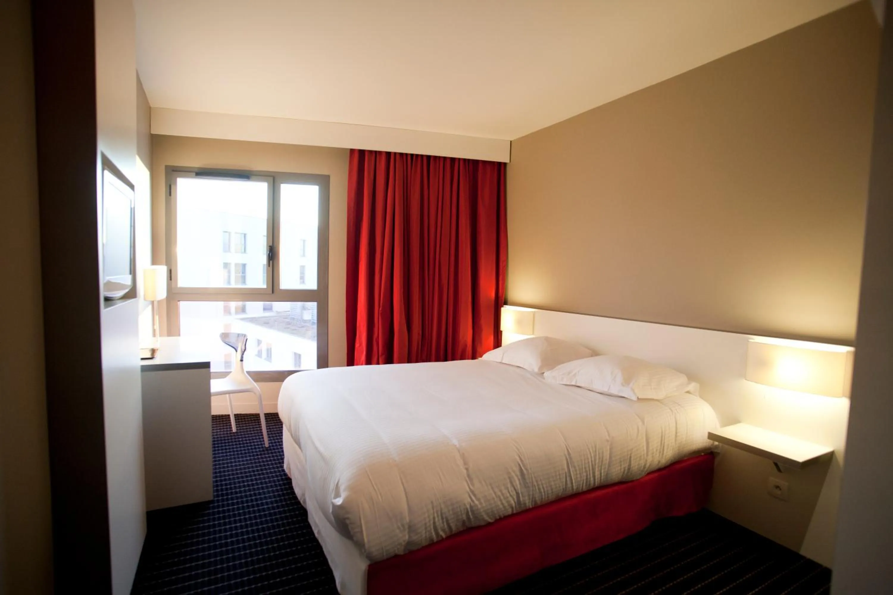 Bed in B&B HOME Lyon Centre Berthelot