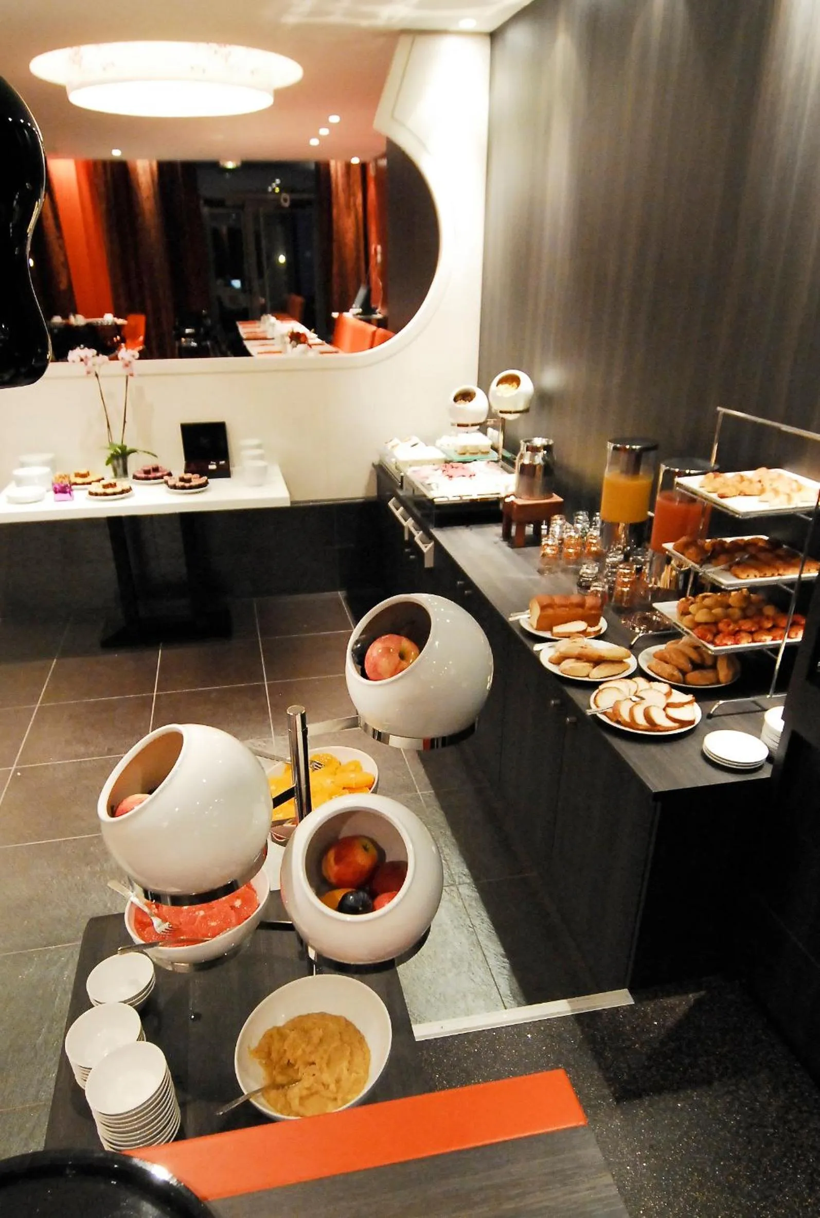 Buffet breakfast in B&B HOME Lyon Centre Berthelot