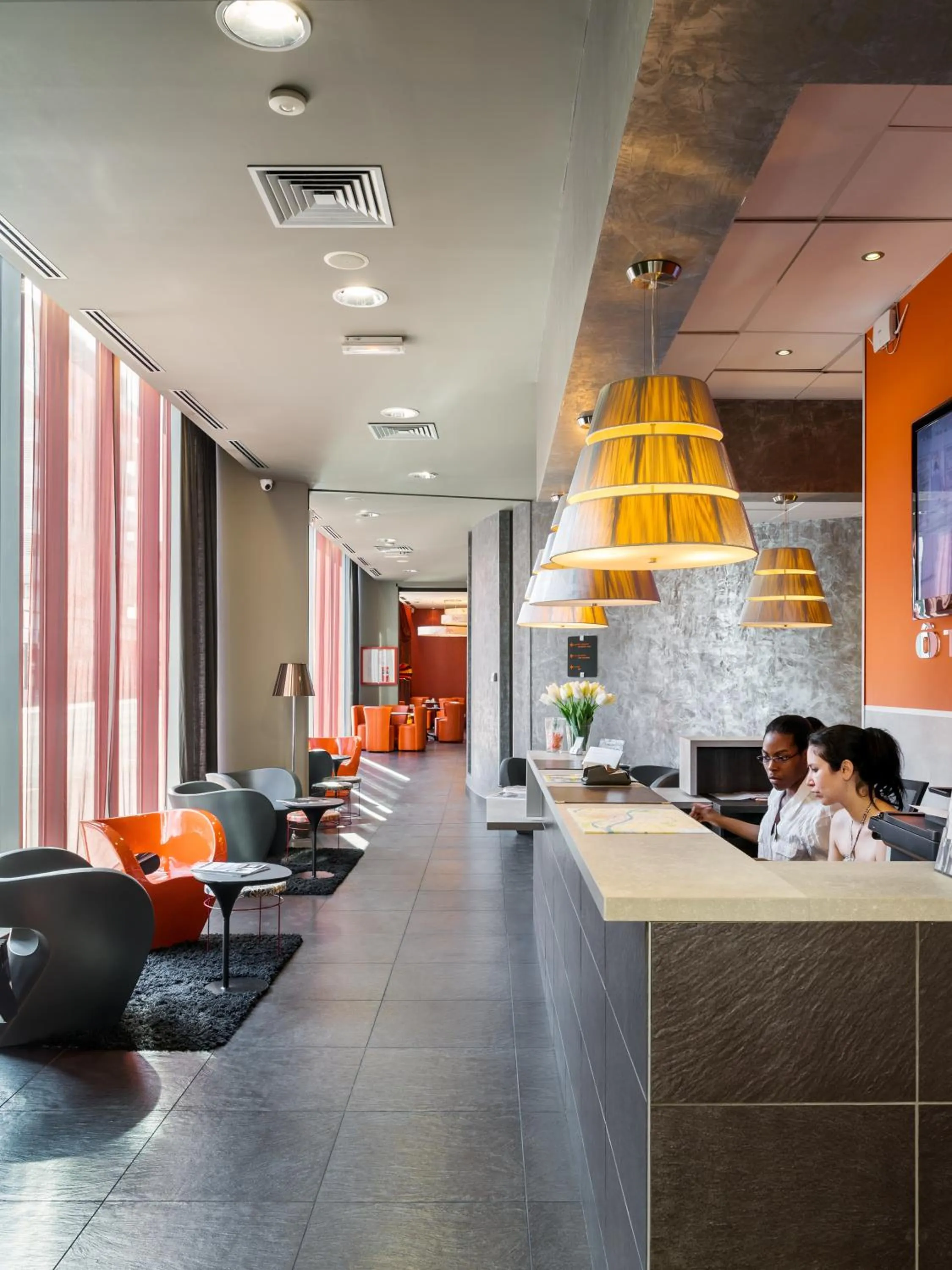 Lobby or reception in B&B HOME Lyon Centre Berthelot