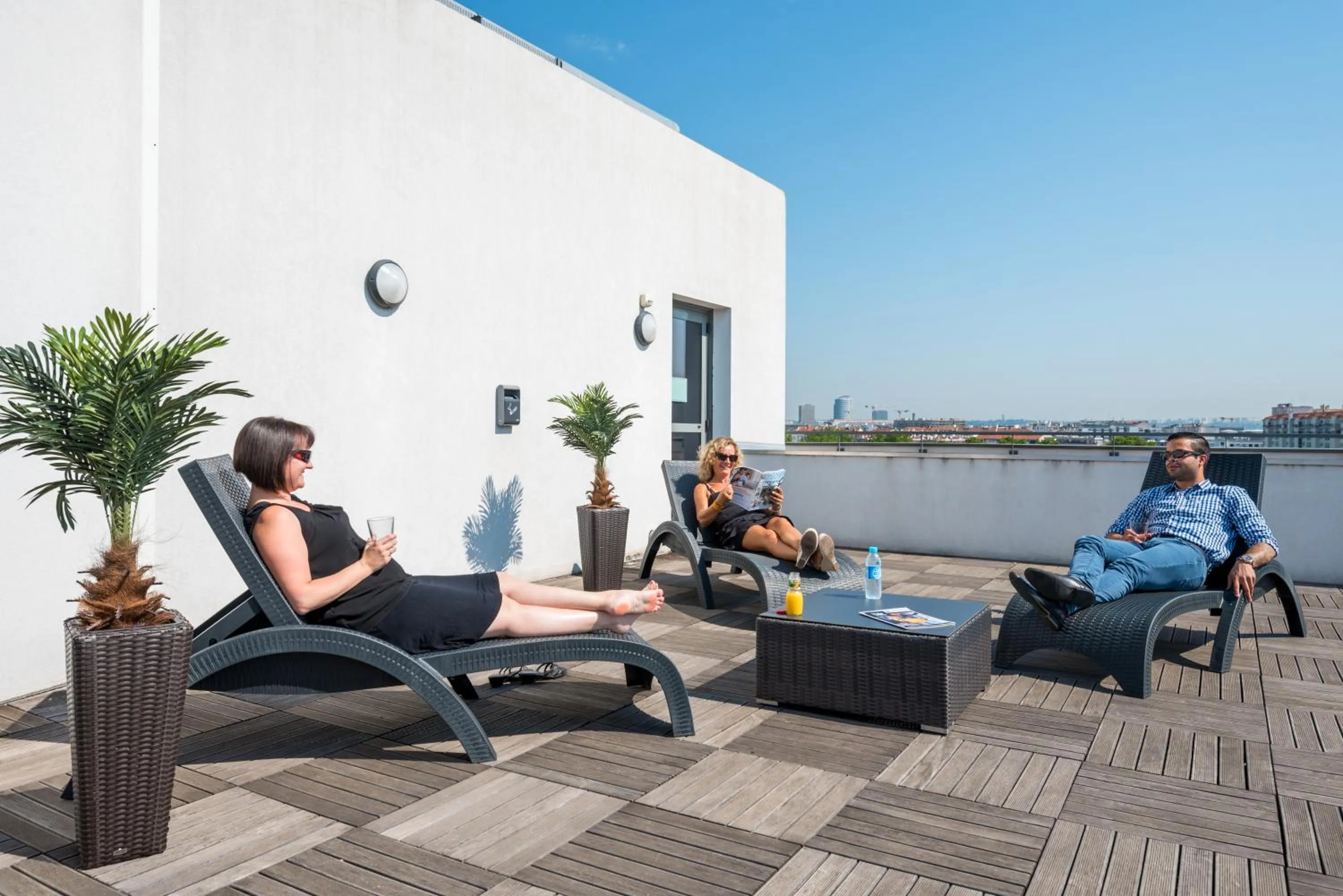 Patio in Résidence Ôtelia Affaires & Bien-être