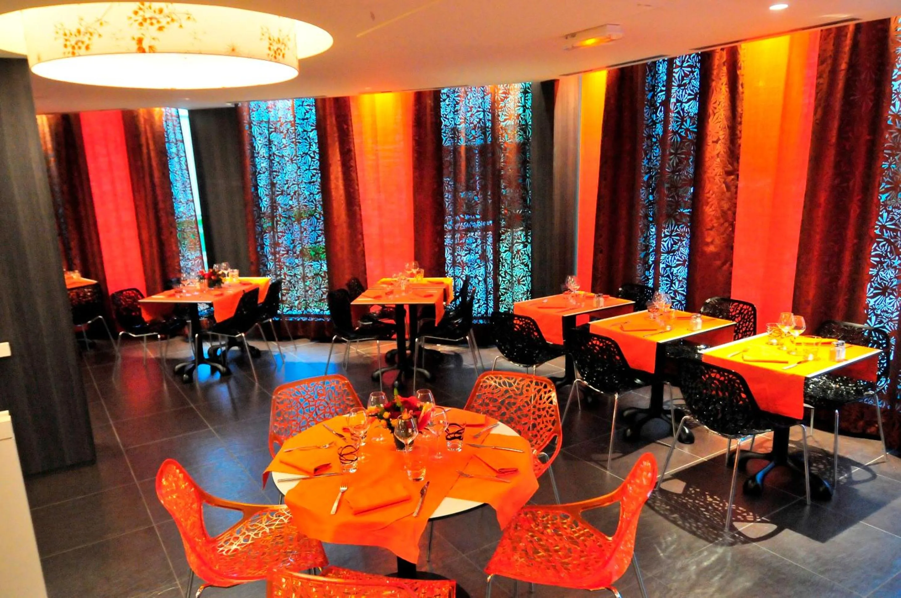 Restaurant/places to eat in B&B HOME Lyon Centre Berthelot