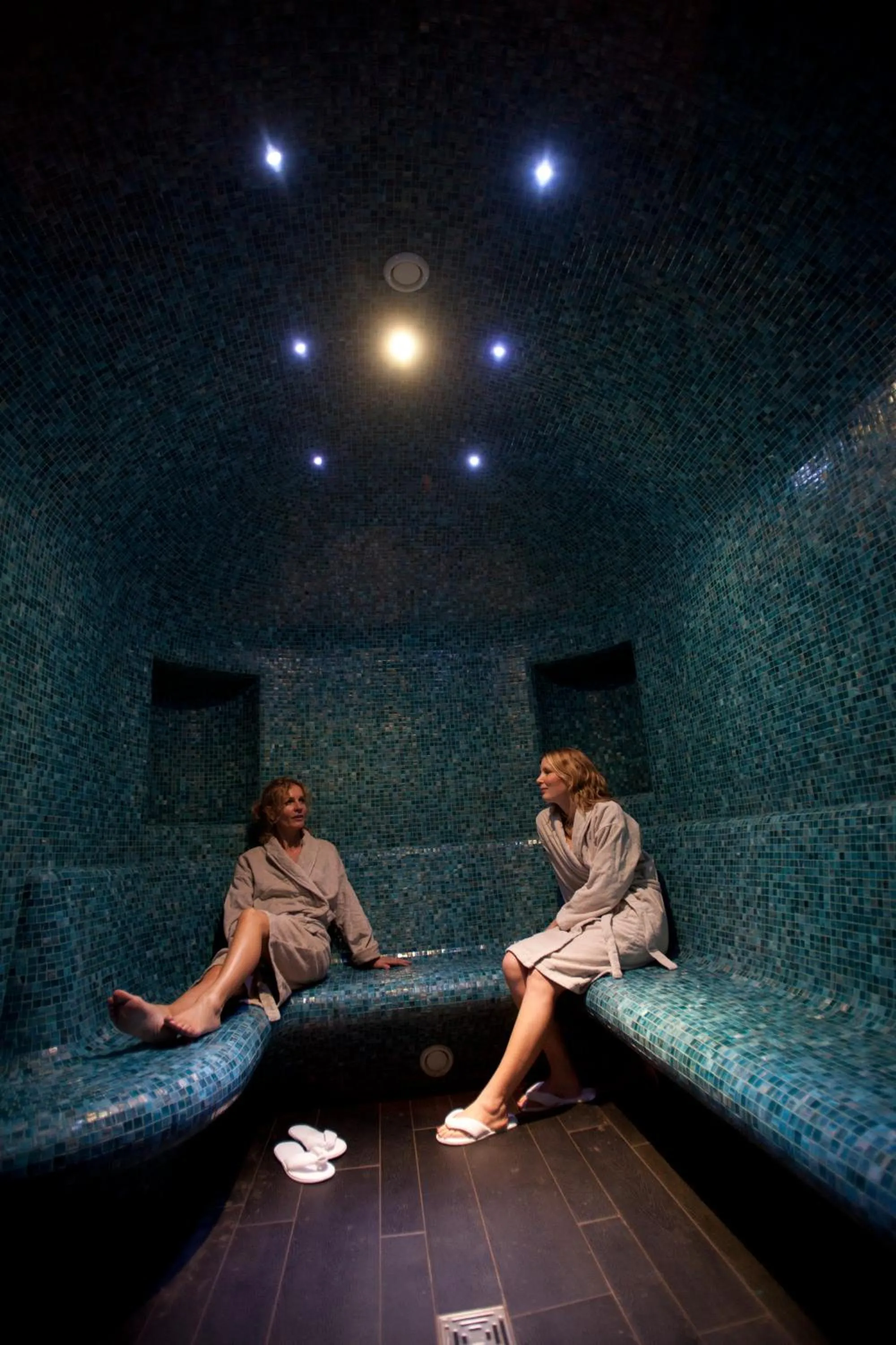 Spa and wellness centre/facilities in B&B HOME Lyon Centre Berthelot