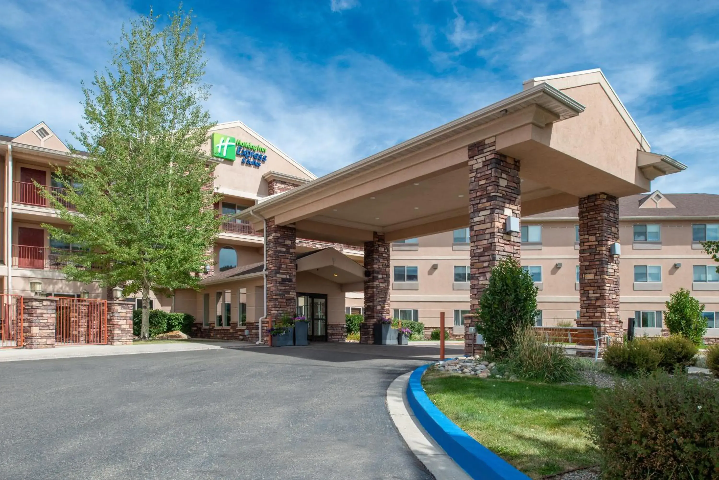 Property building in Holiday Inn Express Hotel & Suites Gunnison by IHG Property building in Holiday Inn Express Hotel & Suites Gunnison by IHG