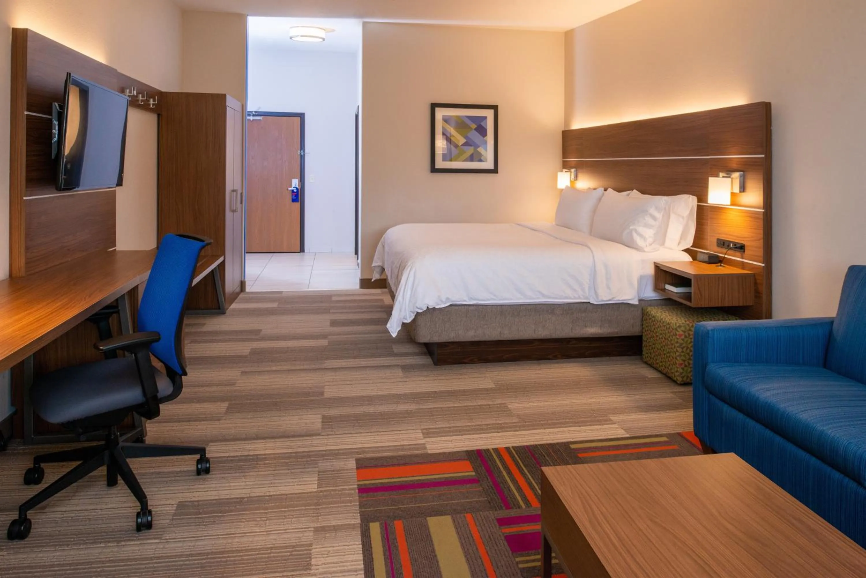 Photo of the whole room, Bed in Holiday Inn Express Hotel & Suites Gunnison by IHG