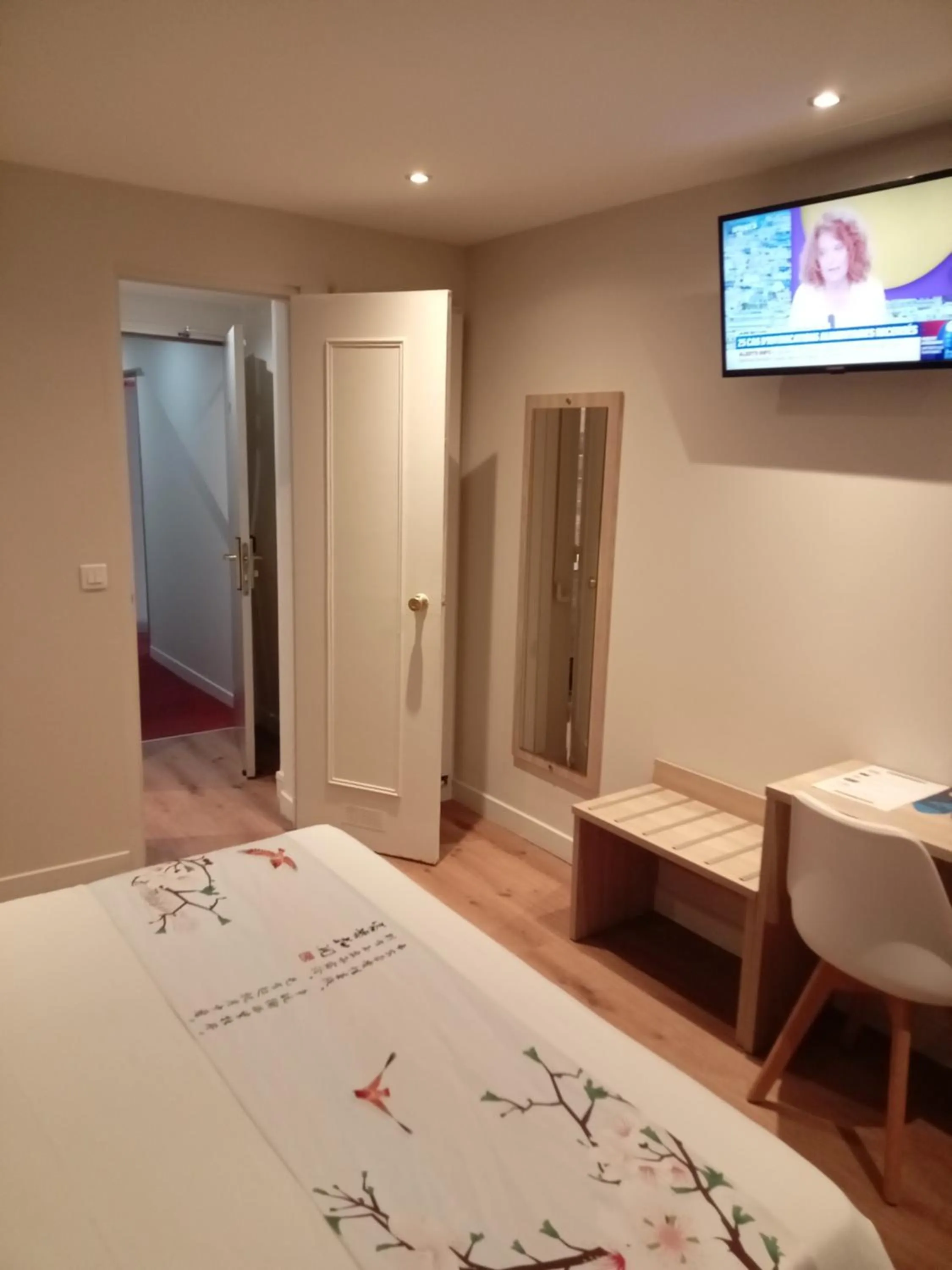 Bed in Hotel Modern Est