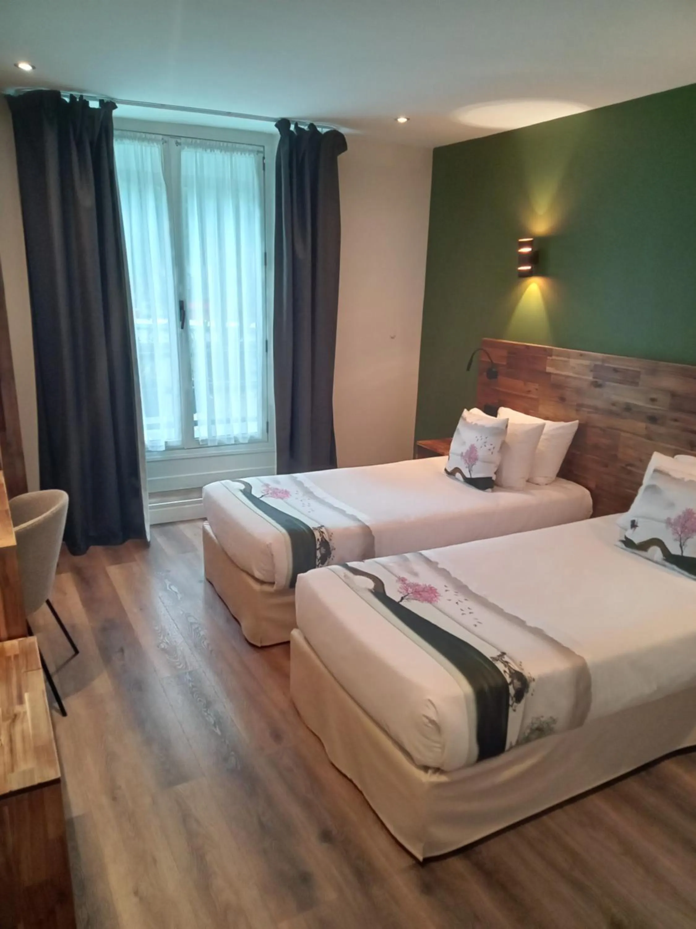 Bed in Hotel Modern Est