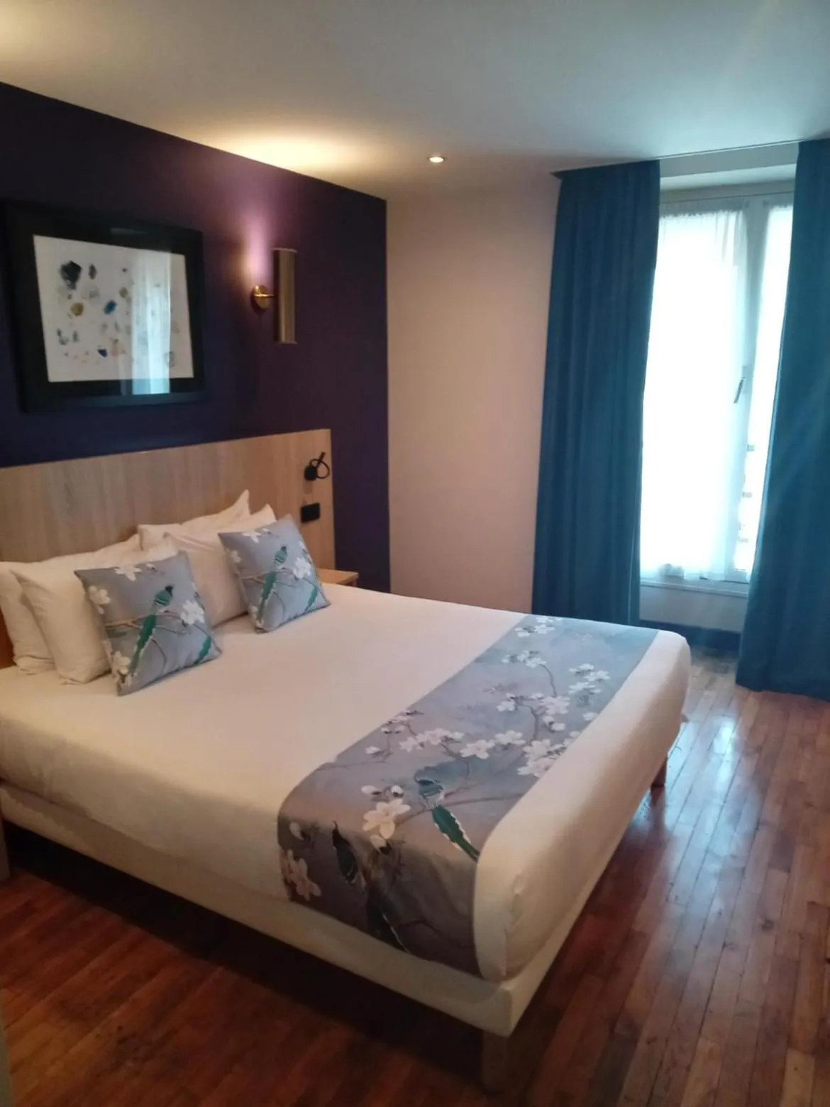 Bed in Hotel Modern Est