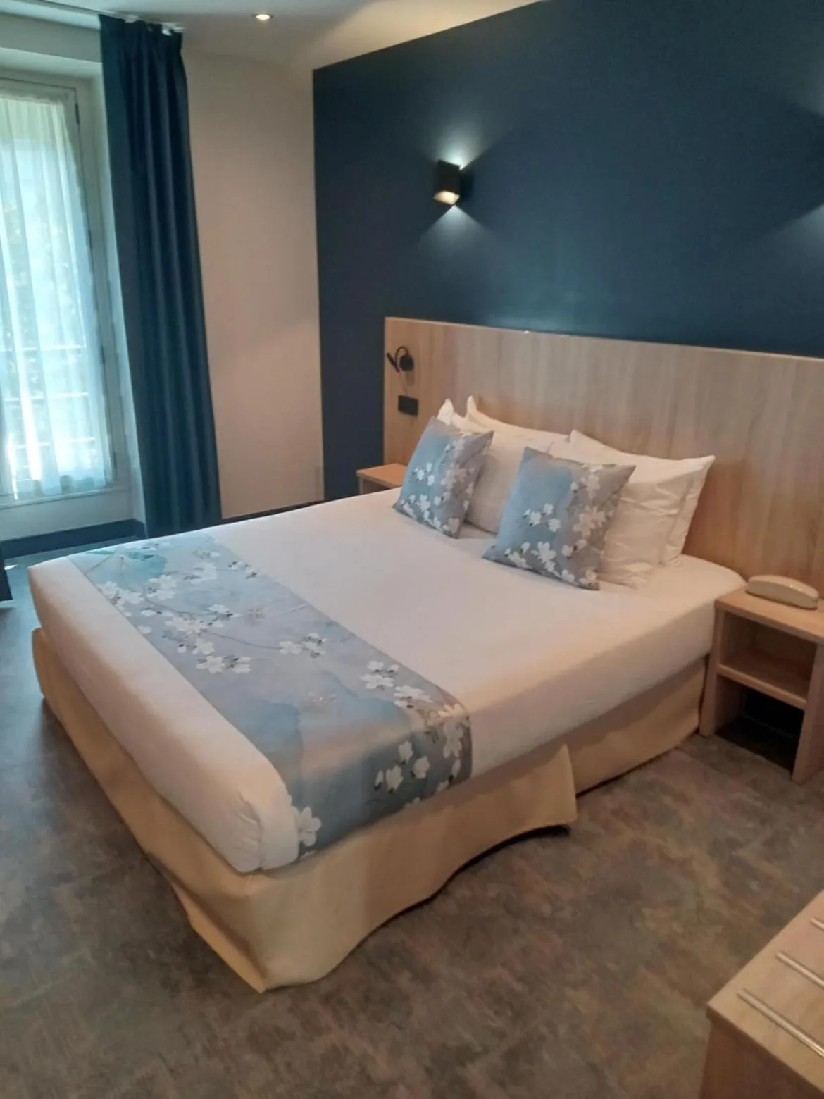 Bed in Hotel Modern Est