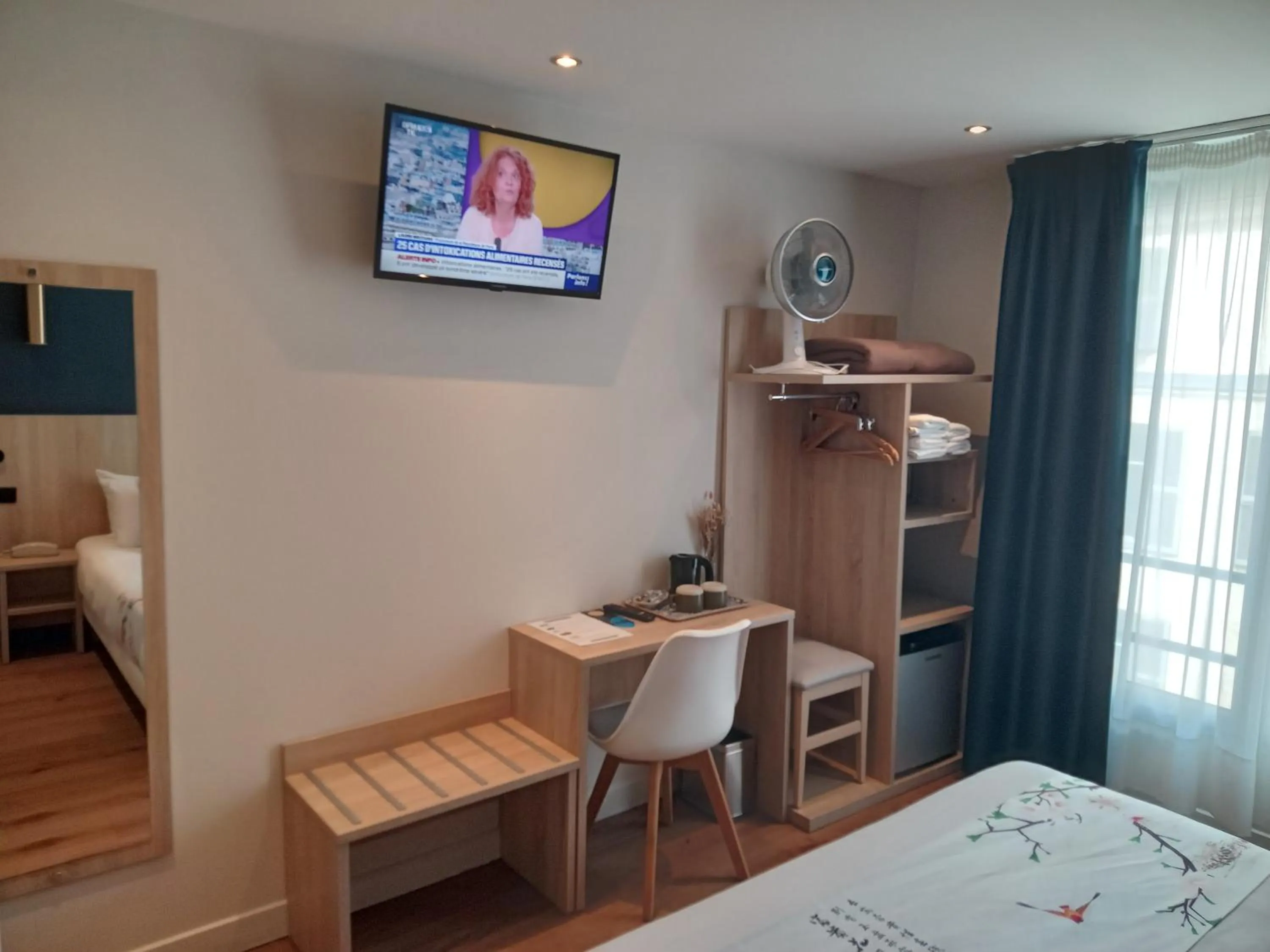 Bed in Hotel Modern Est