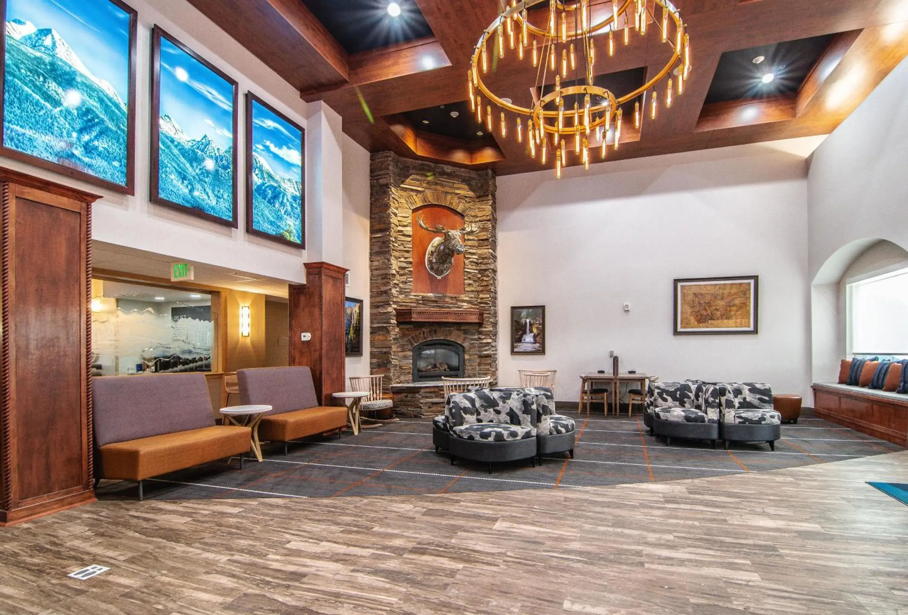 Property building in Holiday Inn Express Hotel & Suites Kalispell by IHG Property building in Holiday Inn Express Hotel & Suites Kalispell by IHG