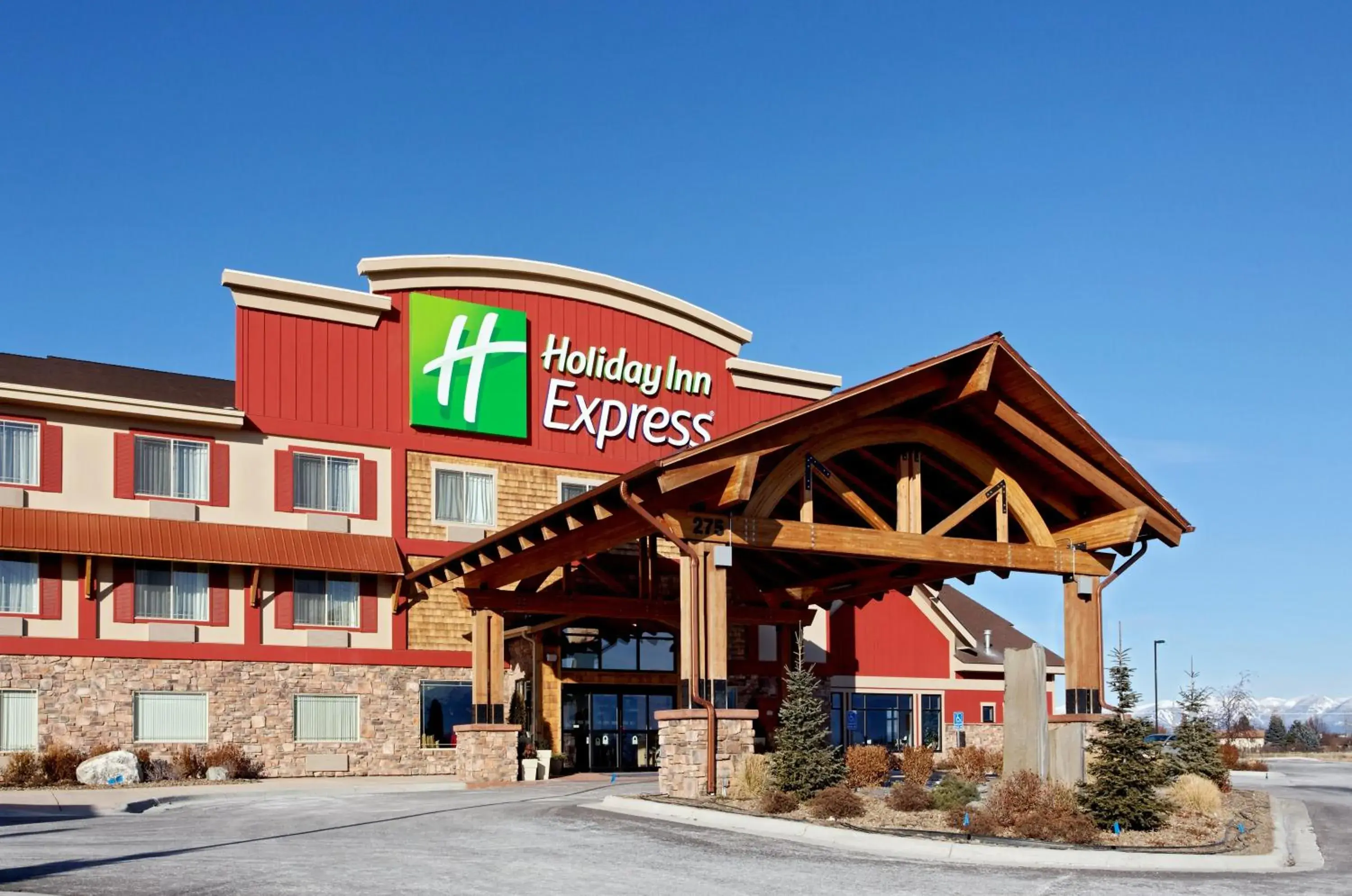 Property building in Holiday Inn Express Hotel & Suites Kalispell by IHG Property building in Holiday Inn Express Hotel & Suites Kalispell by IHG