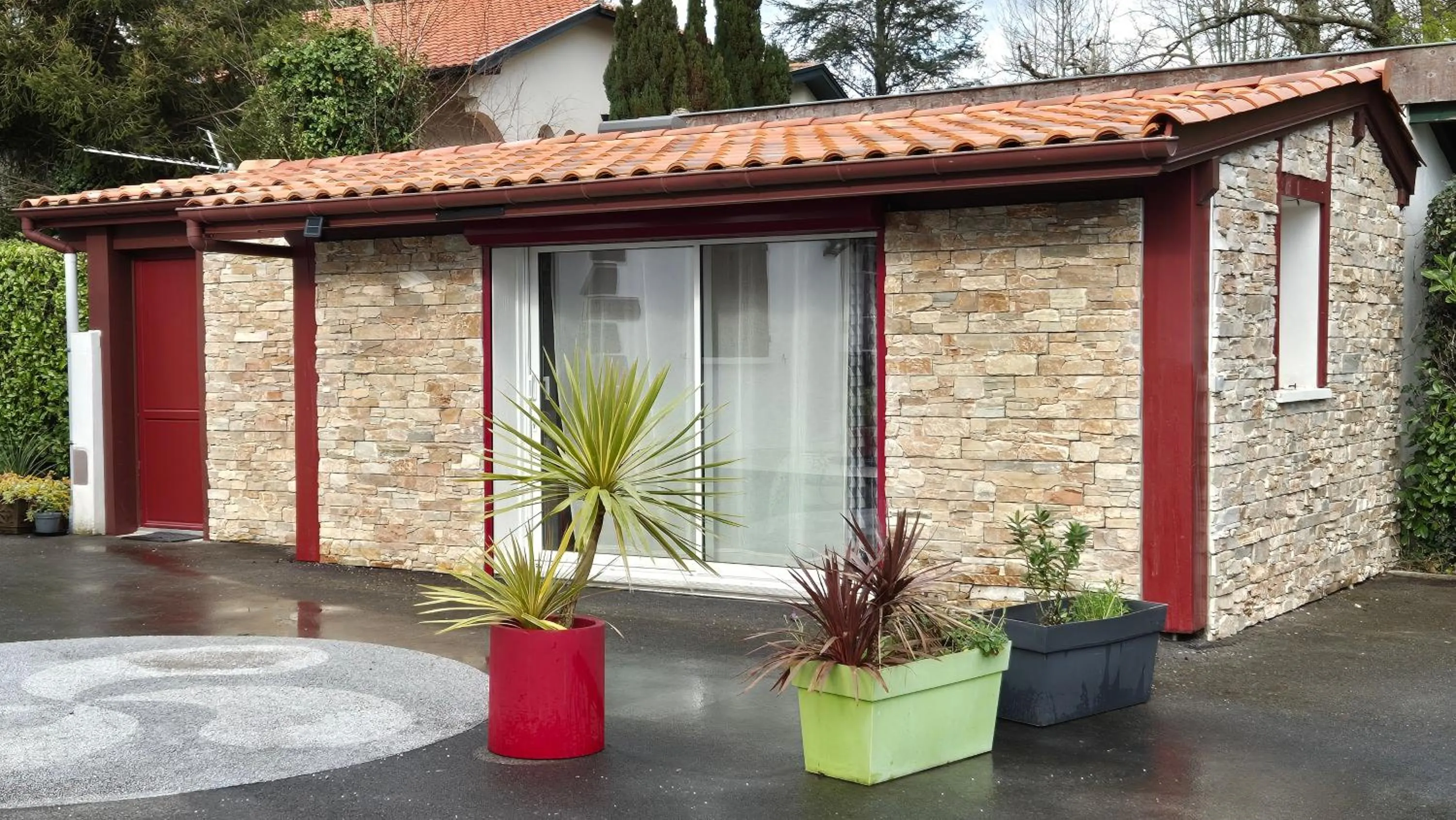 Toilet in Villa Goxoki avec piscine Saint Jean Pied de Port