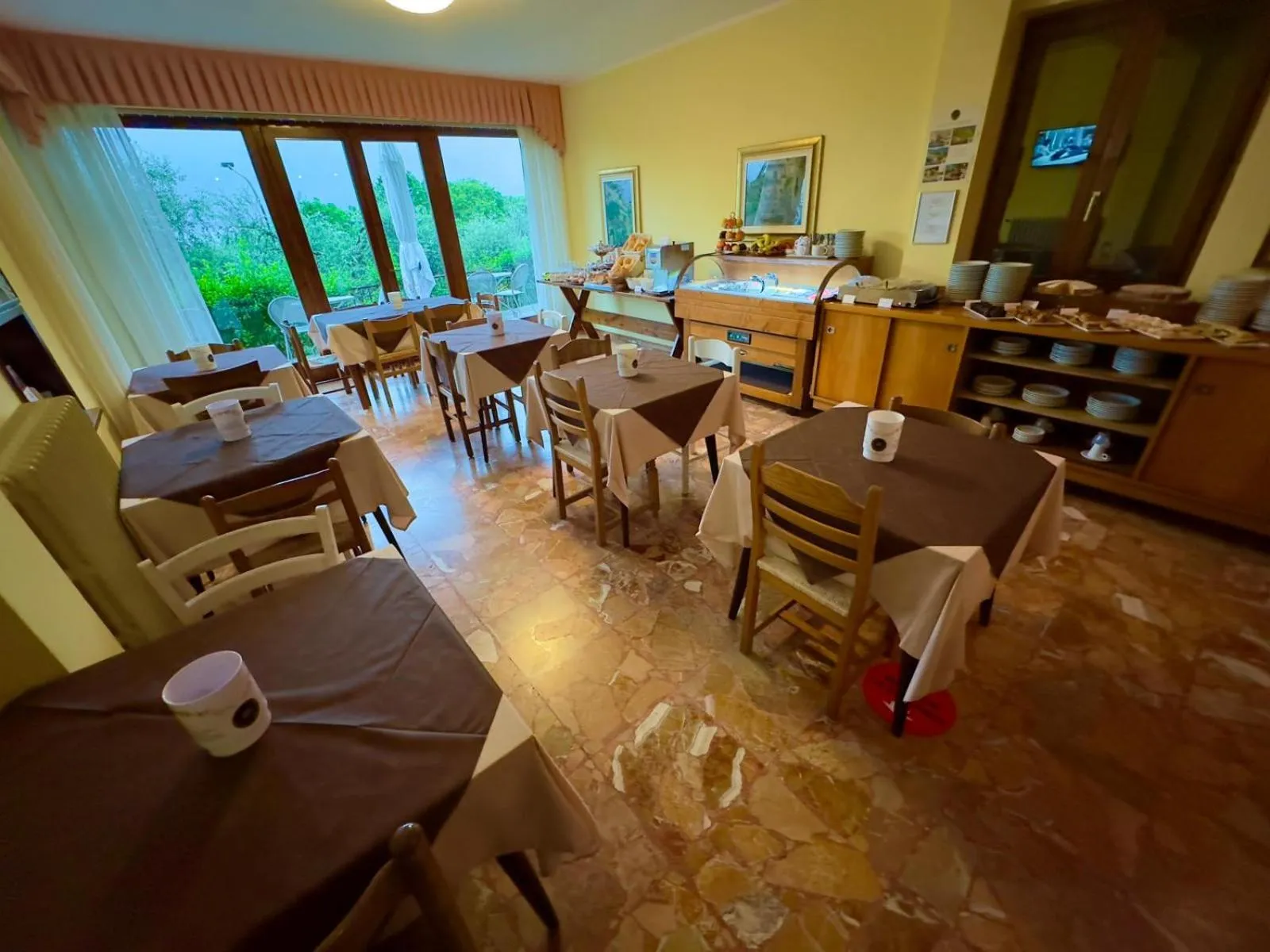 Communal lounge/ TV room in Hotel Casa Piantoni