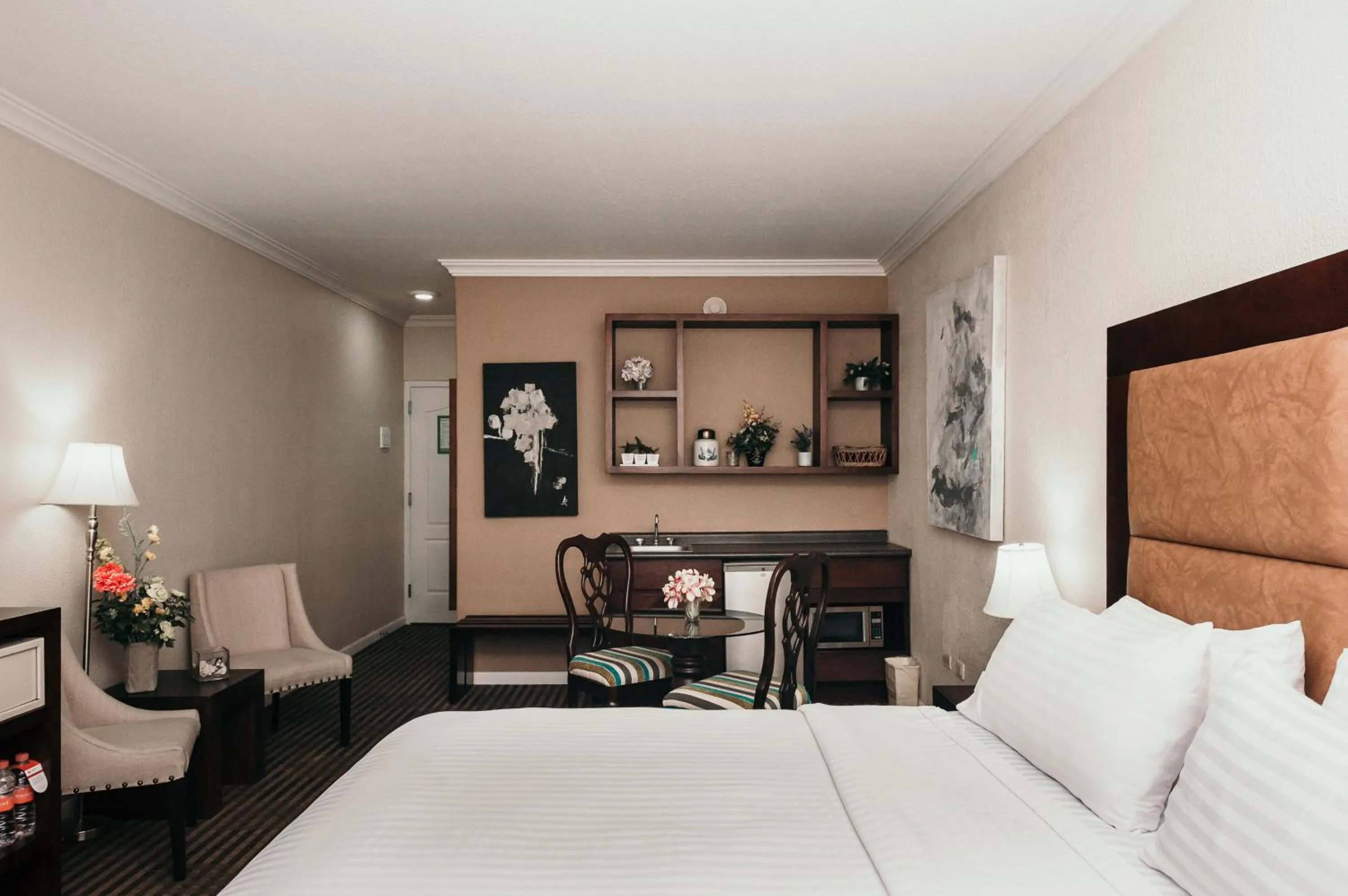 Photo of the whole room, Bed in Holiday Inn Durango by IHG