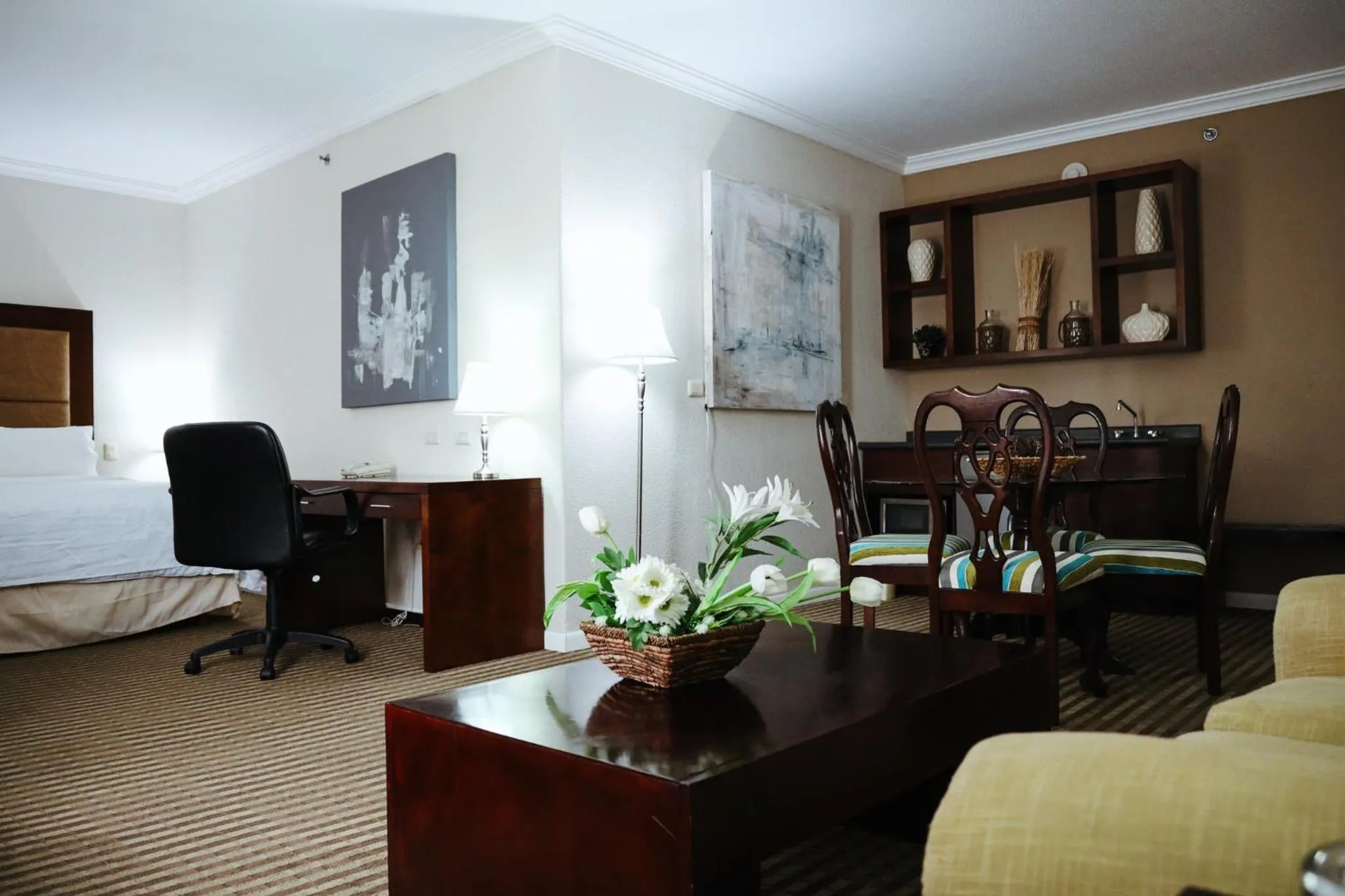 Photo of the whole room, Bed in Holiday Inn Durango by IHG