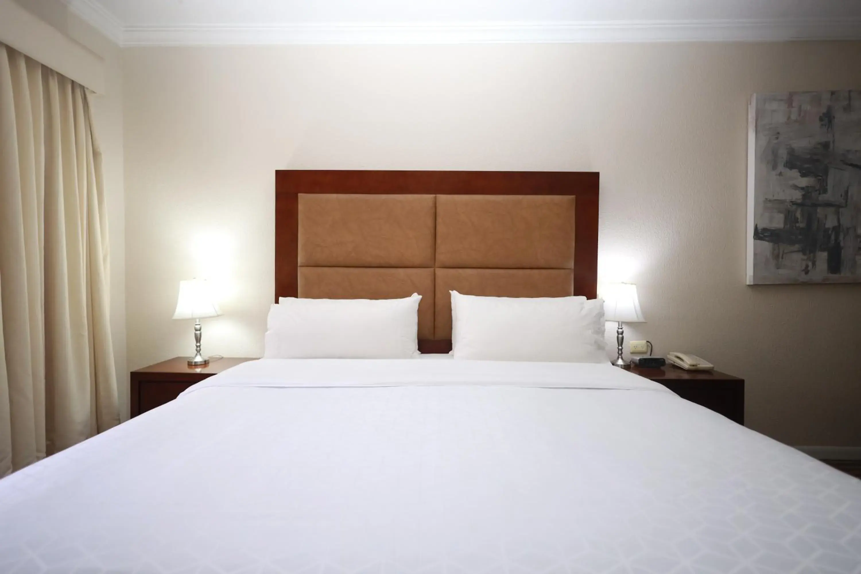 Junior King Suite in Holiday Inn Durango by IHG Junior King Suite in Holiday Inn Durango by IHG