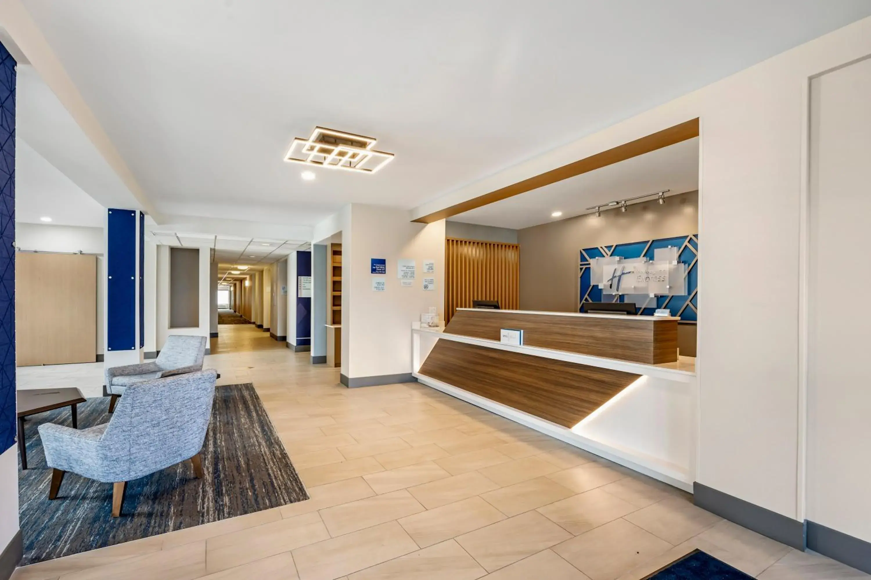 Lobby or reception, Bed in Holiday Inn Express White House by IHG Lobby or reception, Bed in Holiday Inn Express White House by IHG