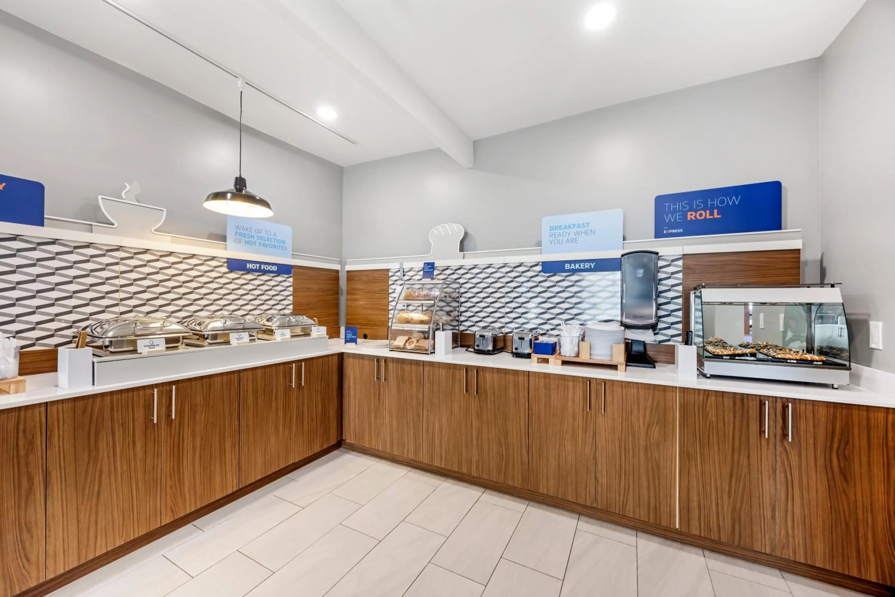 Breakfast in Holiday Inn Express White House by IHG