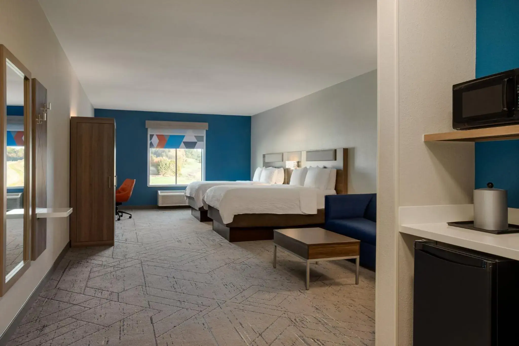 Photo of the whole room, Bed in Holiday Inn Express & Suites Forrest City by IHG Photo of the whole room, Bed in Holiday Inn Express & Suites Forrest City by IHG