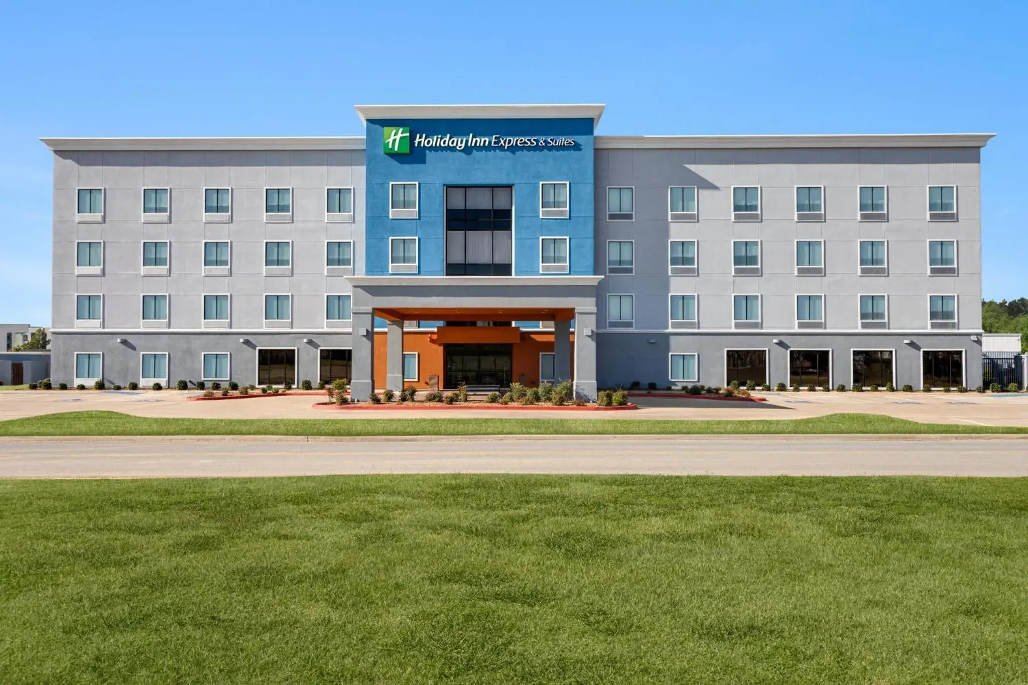 Property building in Holiday Inn Express & Suites Forrest City by IHG Property building in Holiday Inn Express & Suites Forrest City by IHG