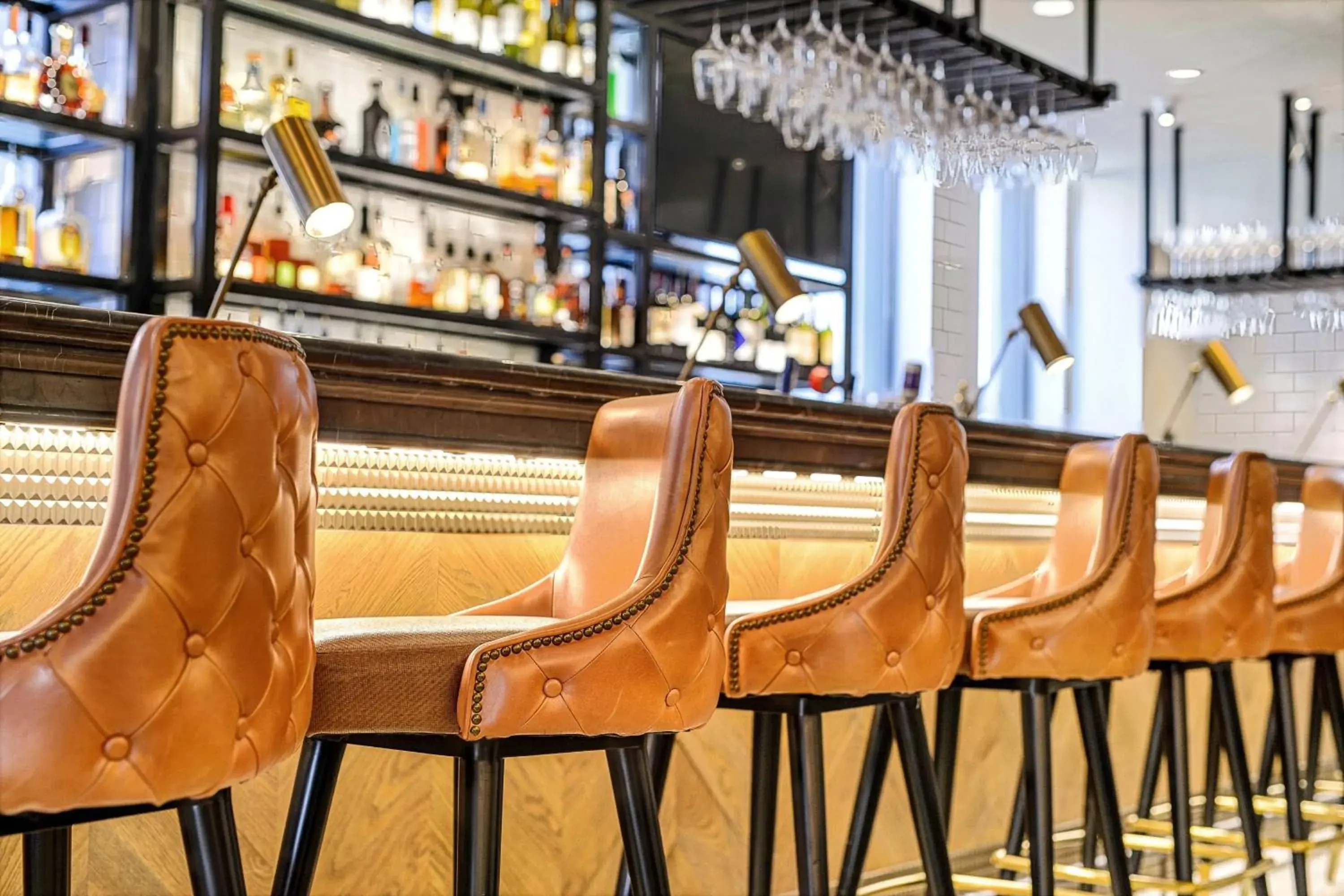 Lounge or bar in WATERMARK Baton Rouge, Autograph Collection Lounge or bar in WATERMARK Baton Rouge, Autograph Collection