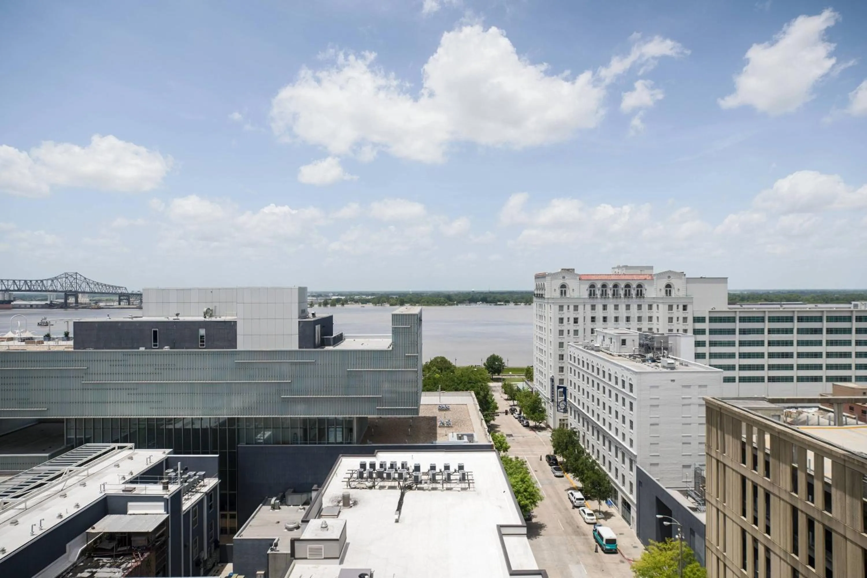 Photo of the whole room in WATERMARK Baton Rouge, Autograph Collection