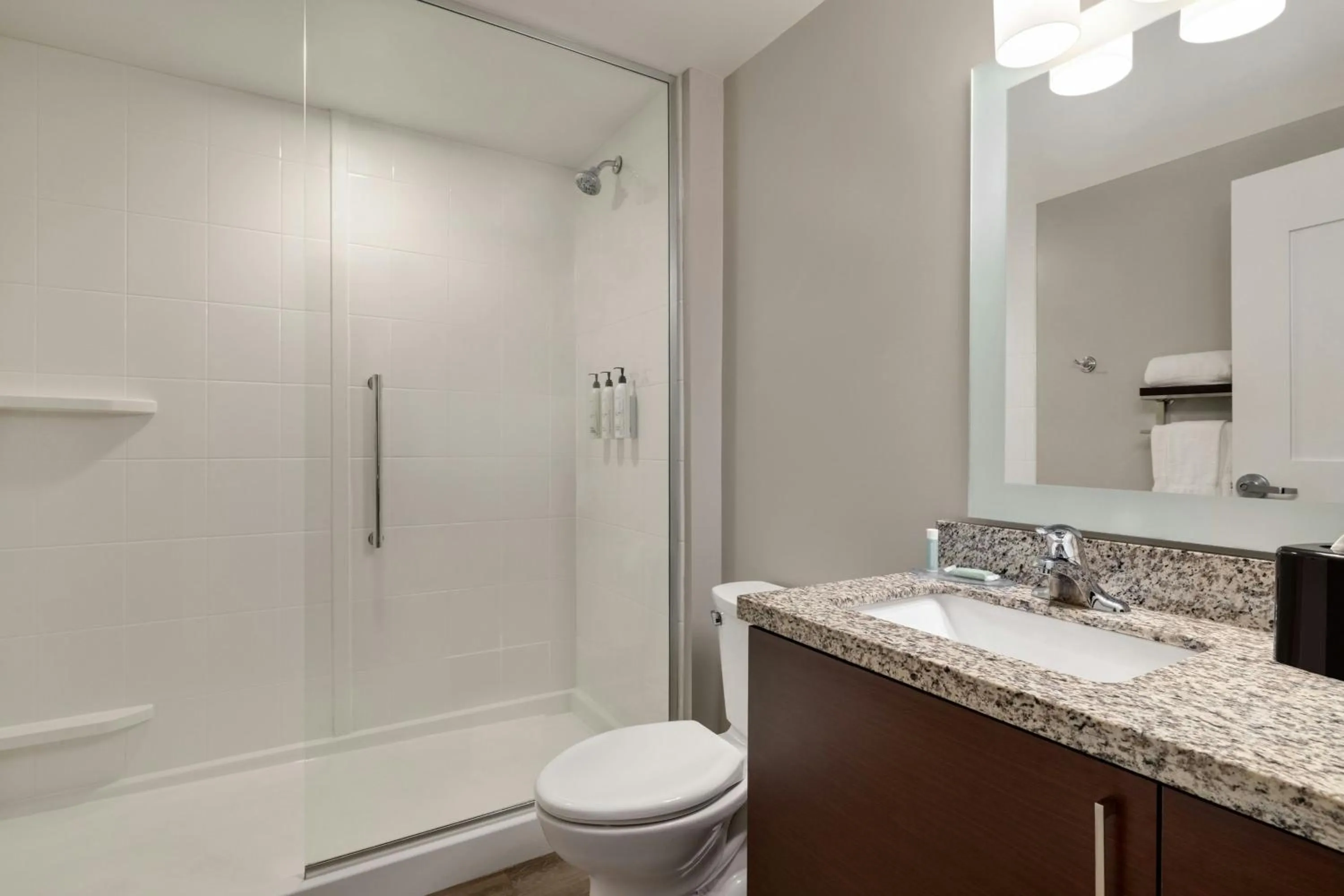 Bathroom in TownePlace Suites by Marriott Pittsburgh Harmarville