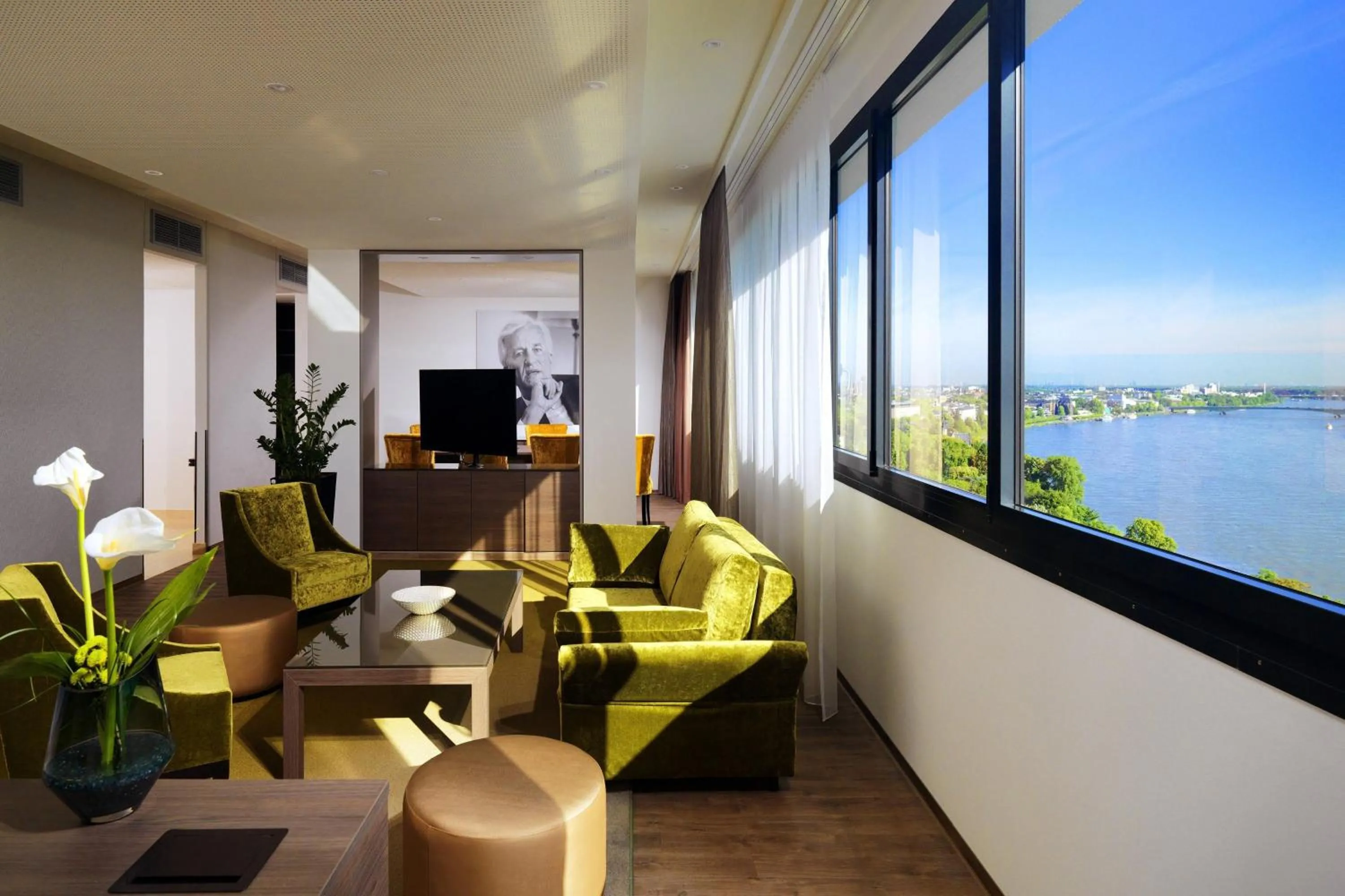 Photo of the whole room in Bonn Marriott Hotel