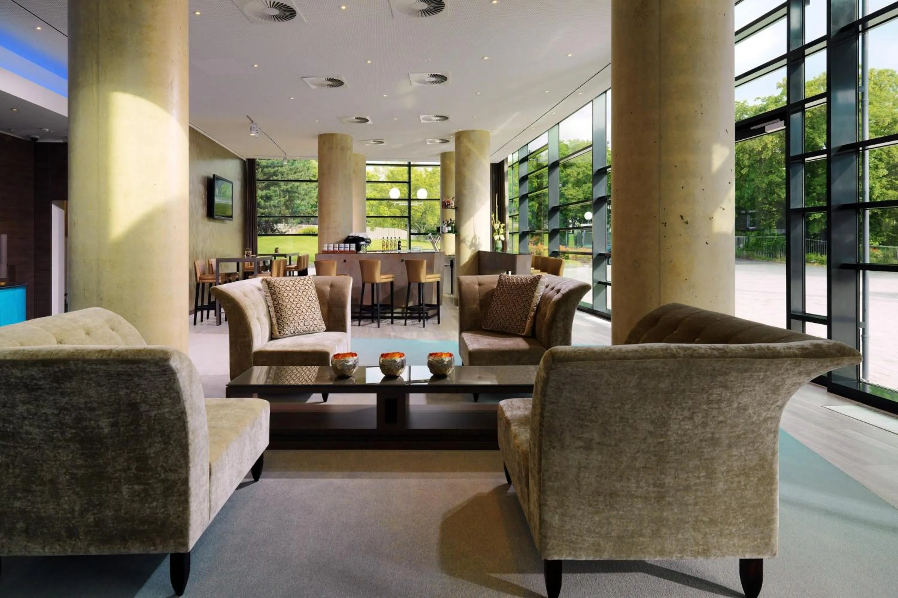 Lobby or reception in Bonn Marriott Hotel