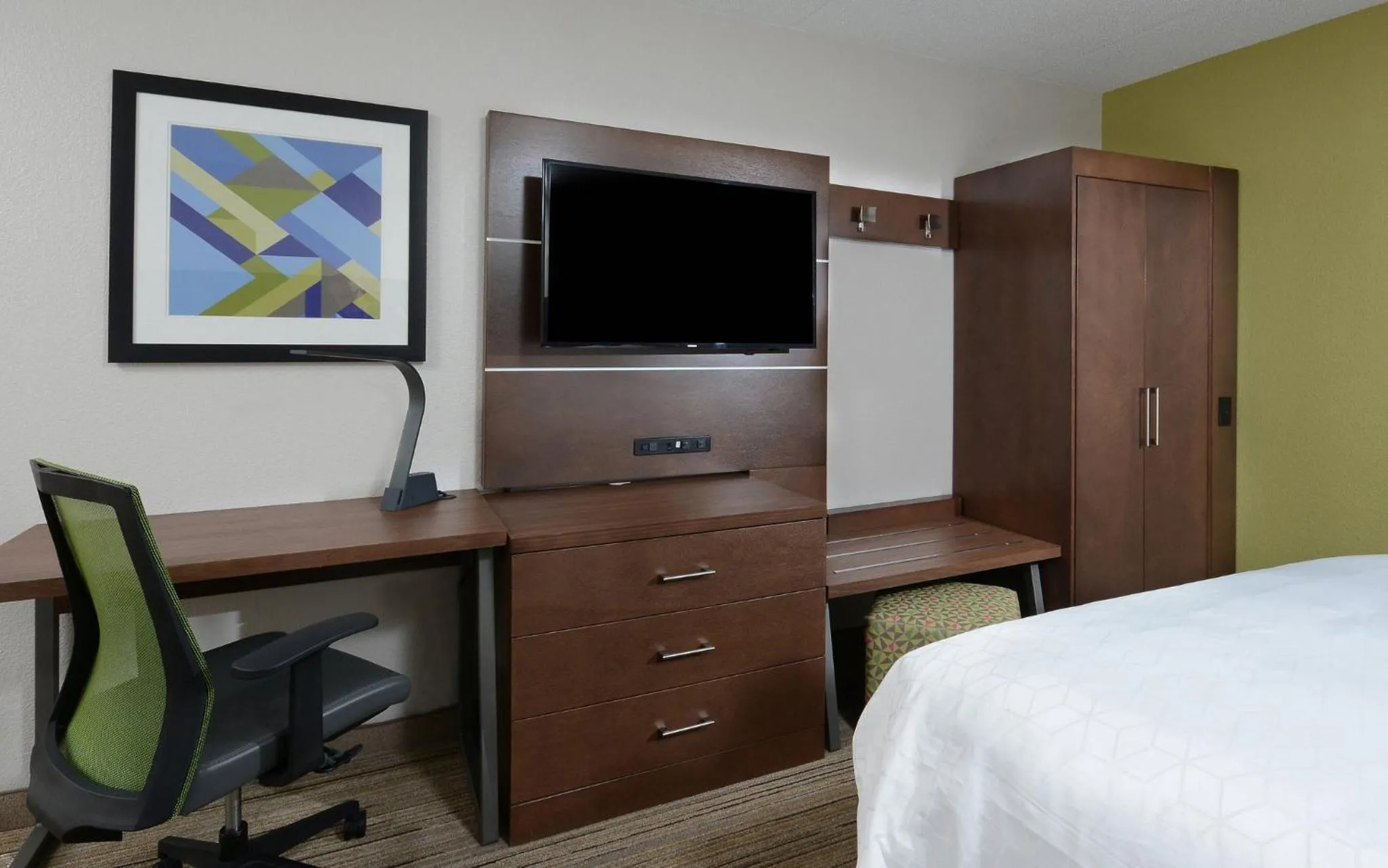 Photo of the whole room, Bed in Holiday Inn Express Danville by IHG