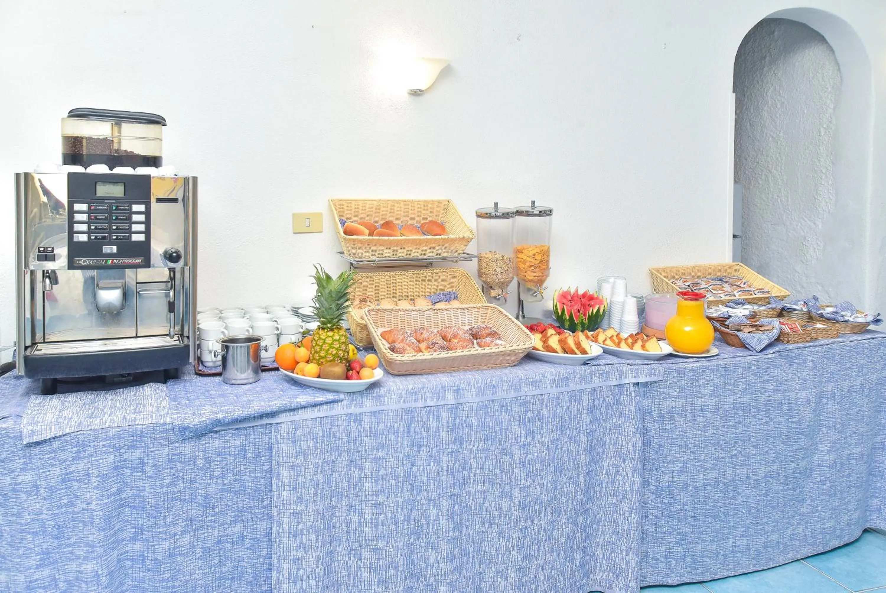 Food and drinks in Charme Hotel La Villa Tina