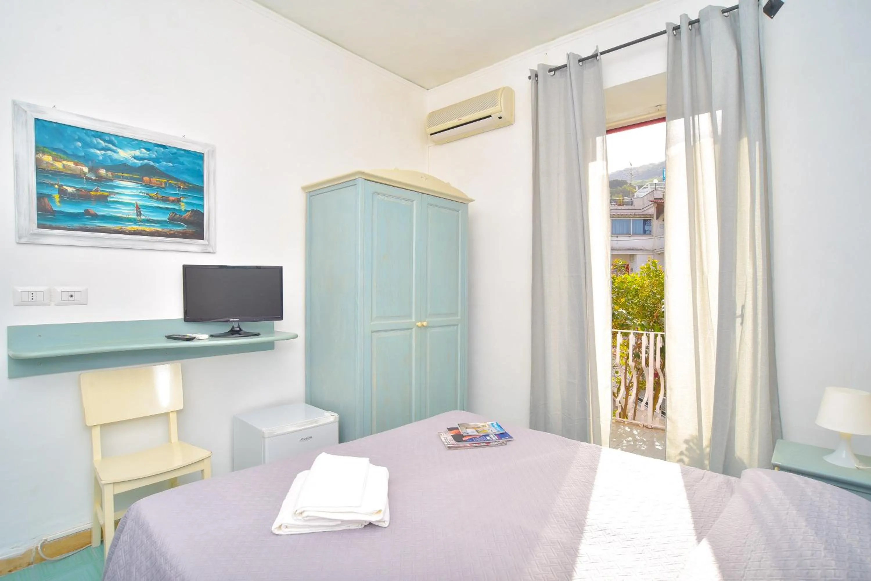 Bedroom, Bed in Charme Hotel La Villa Tina