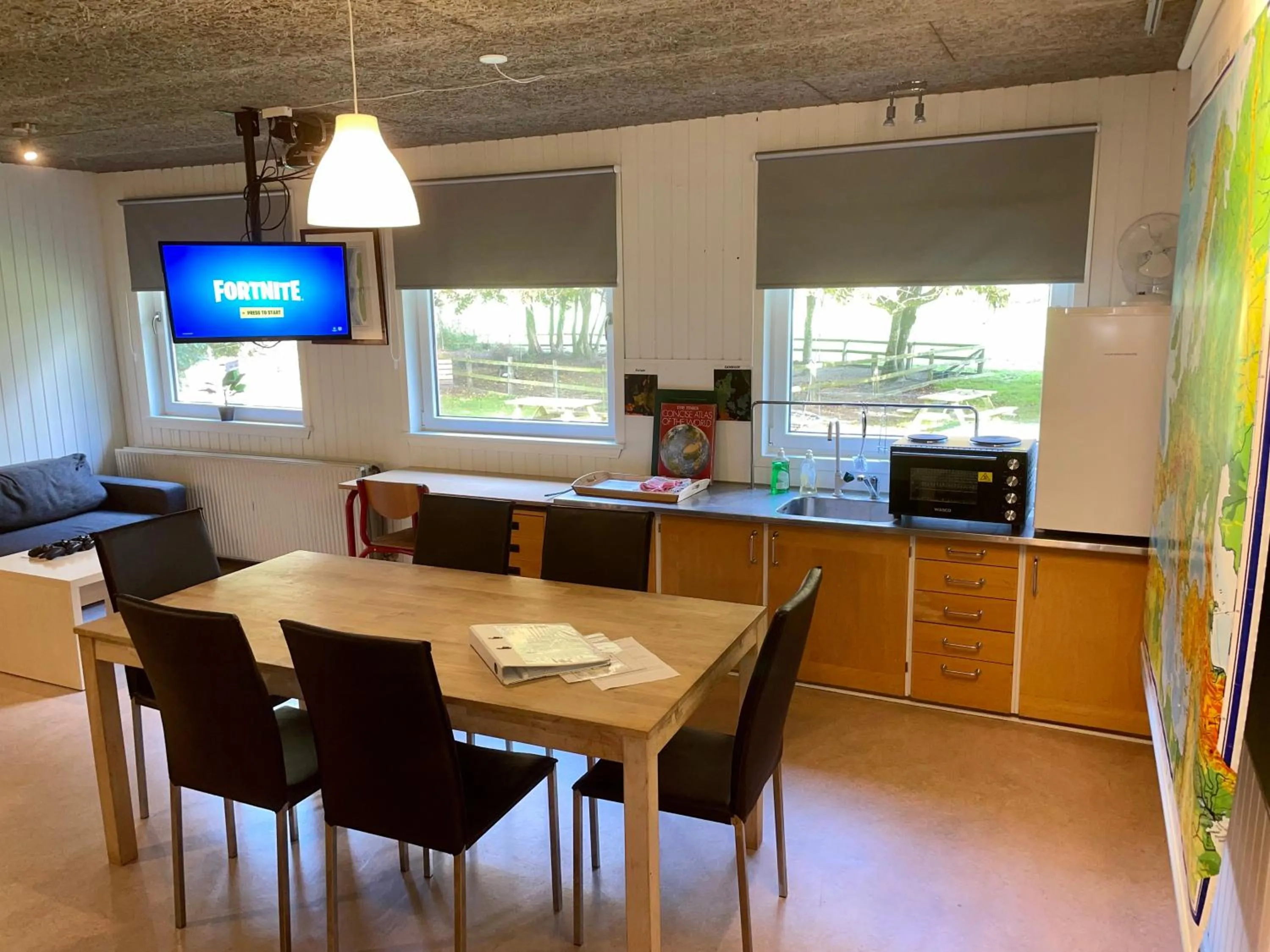 Dining area in Hestkær Family Rooms