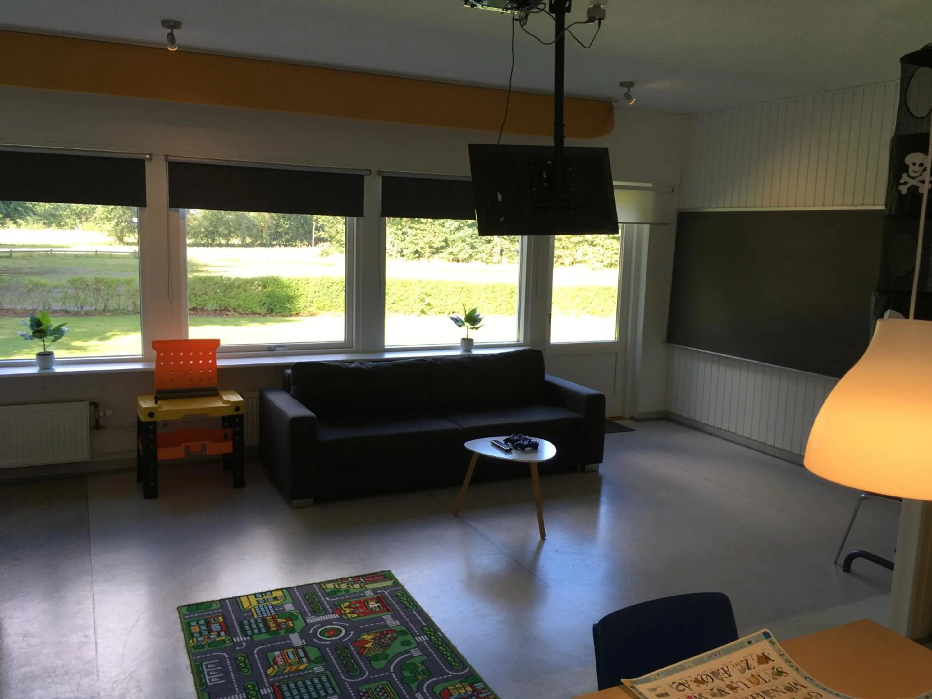 Dining area in Hestkær Family Rooms