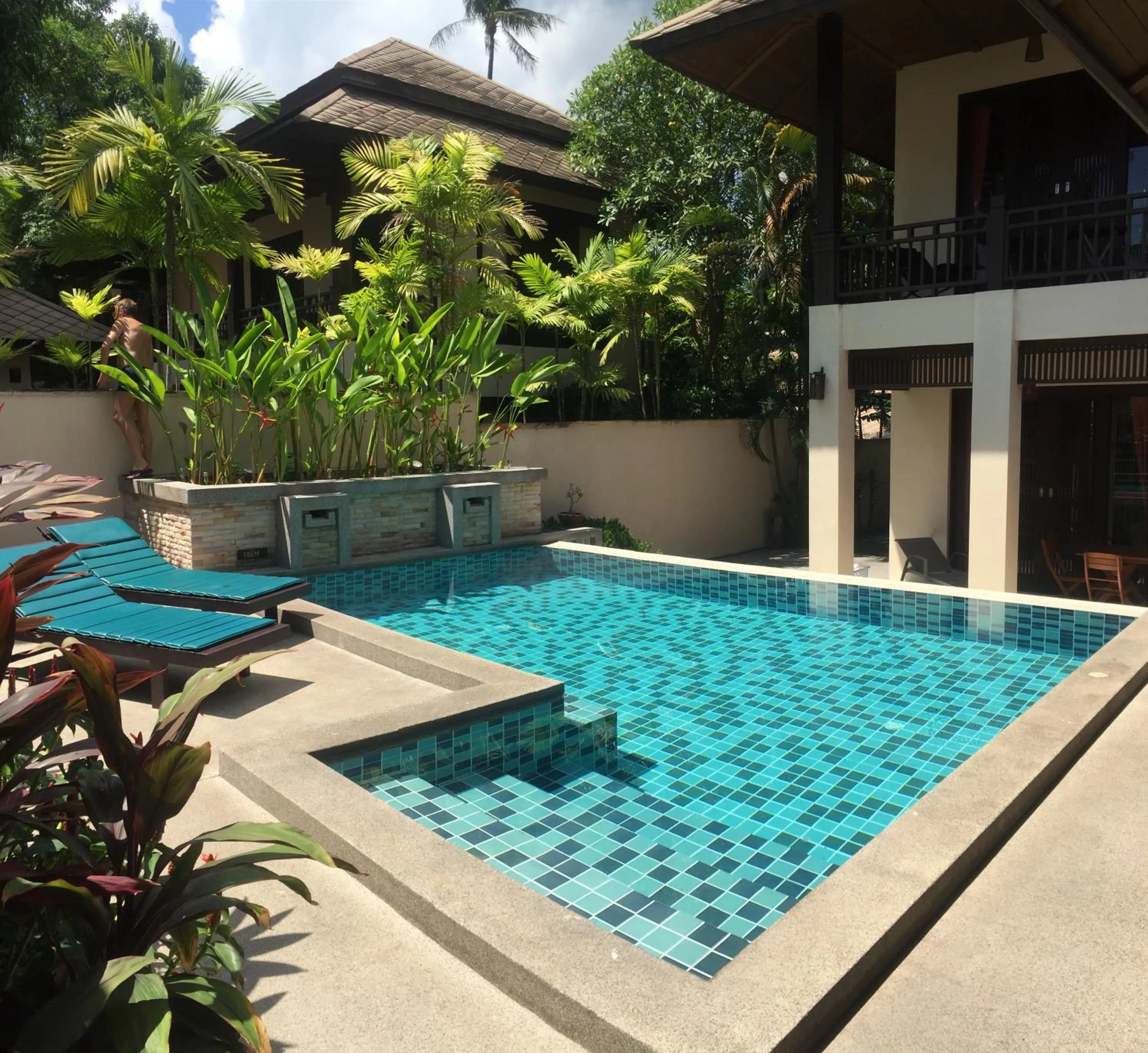 Large 4 bed villa short walk to Maenam beach