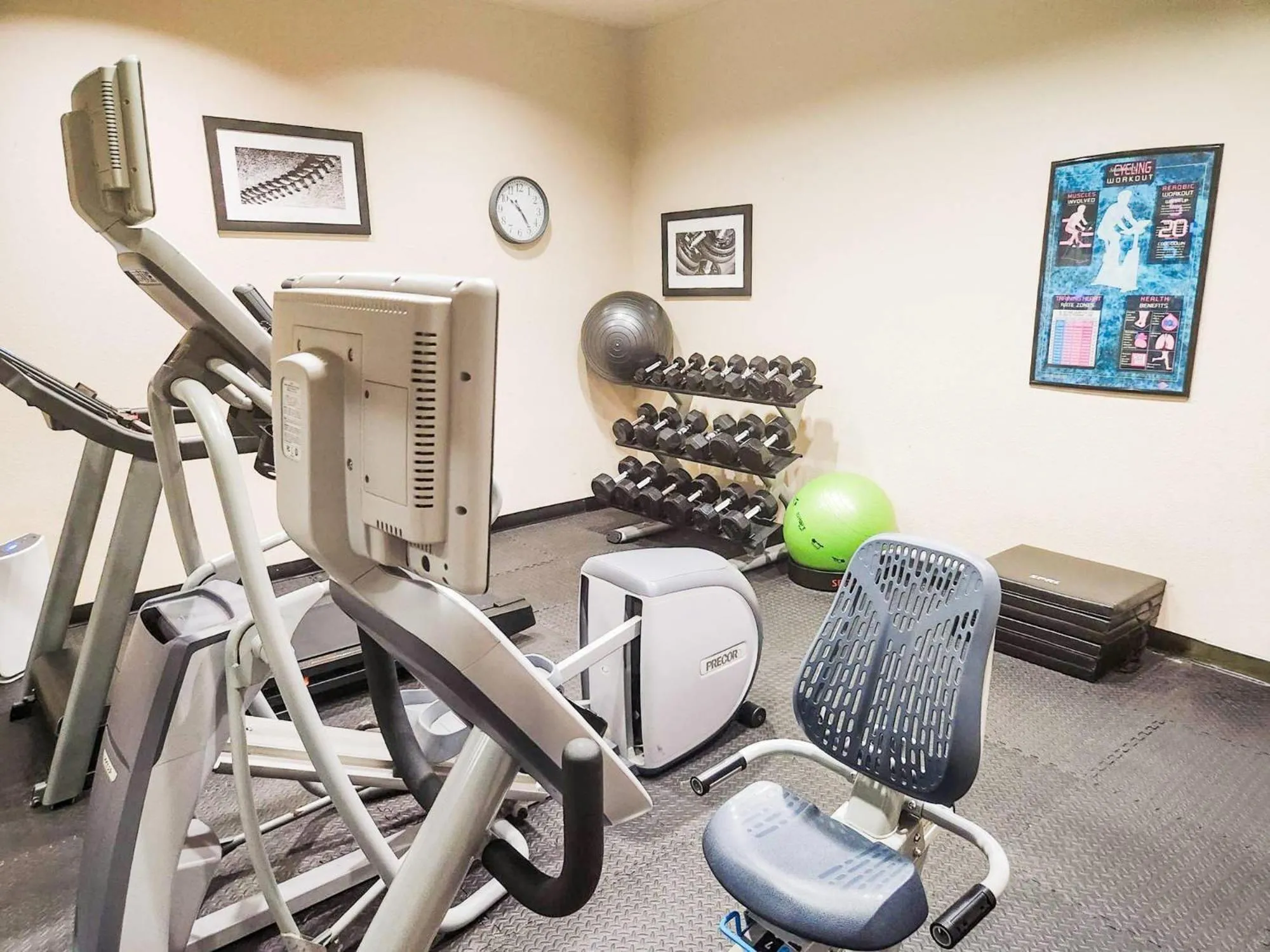 Fitness centre/facilities in Country Inn & Suites by Radisson, Terrell