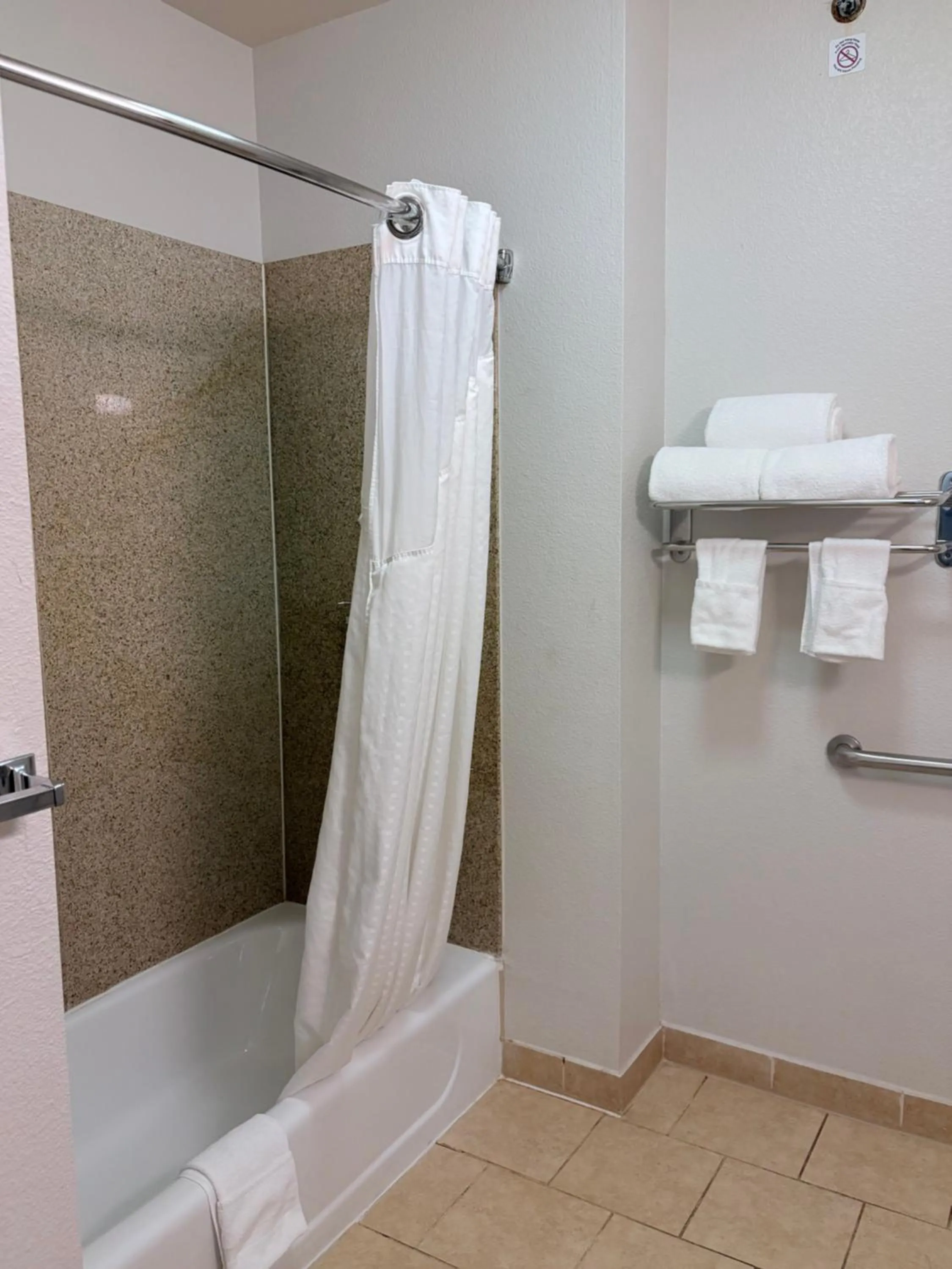 Country Inn & Suites by Radisson, Terrell
