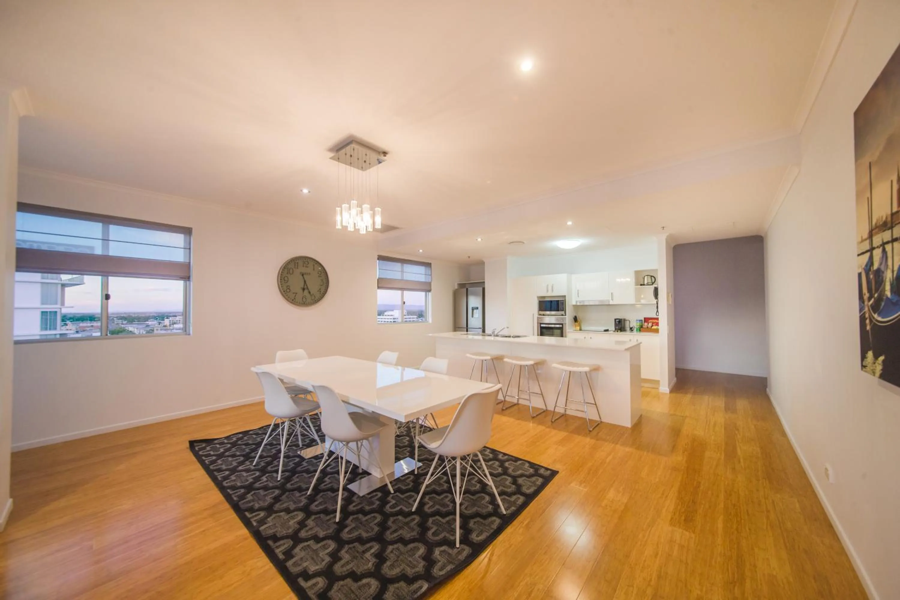 Kitchen or kitchenette in Edge Apartment Hotel