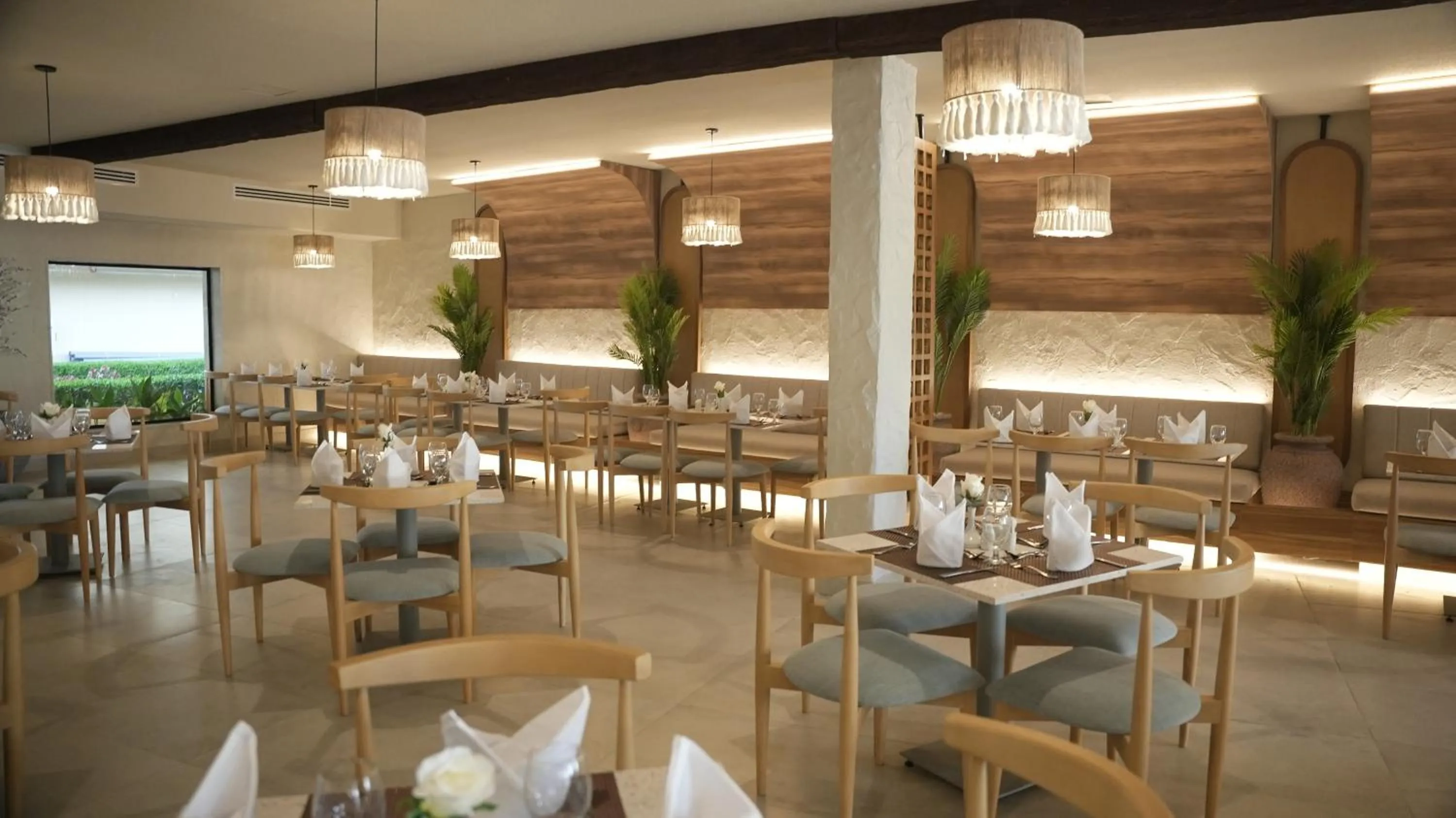 Restaurant/places to eat in Sunny Days Mirette Family Resort